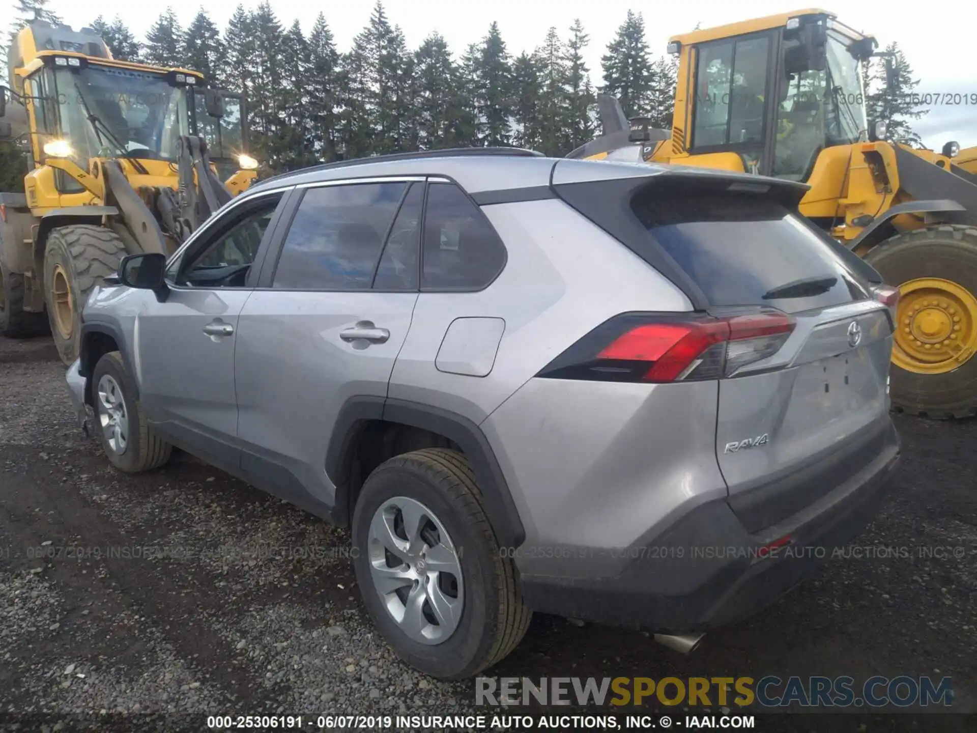 3 Фотография поврежденного автомобиля 2T3F1RFV0KW007186 TOYOTA RAV4 2019