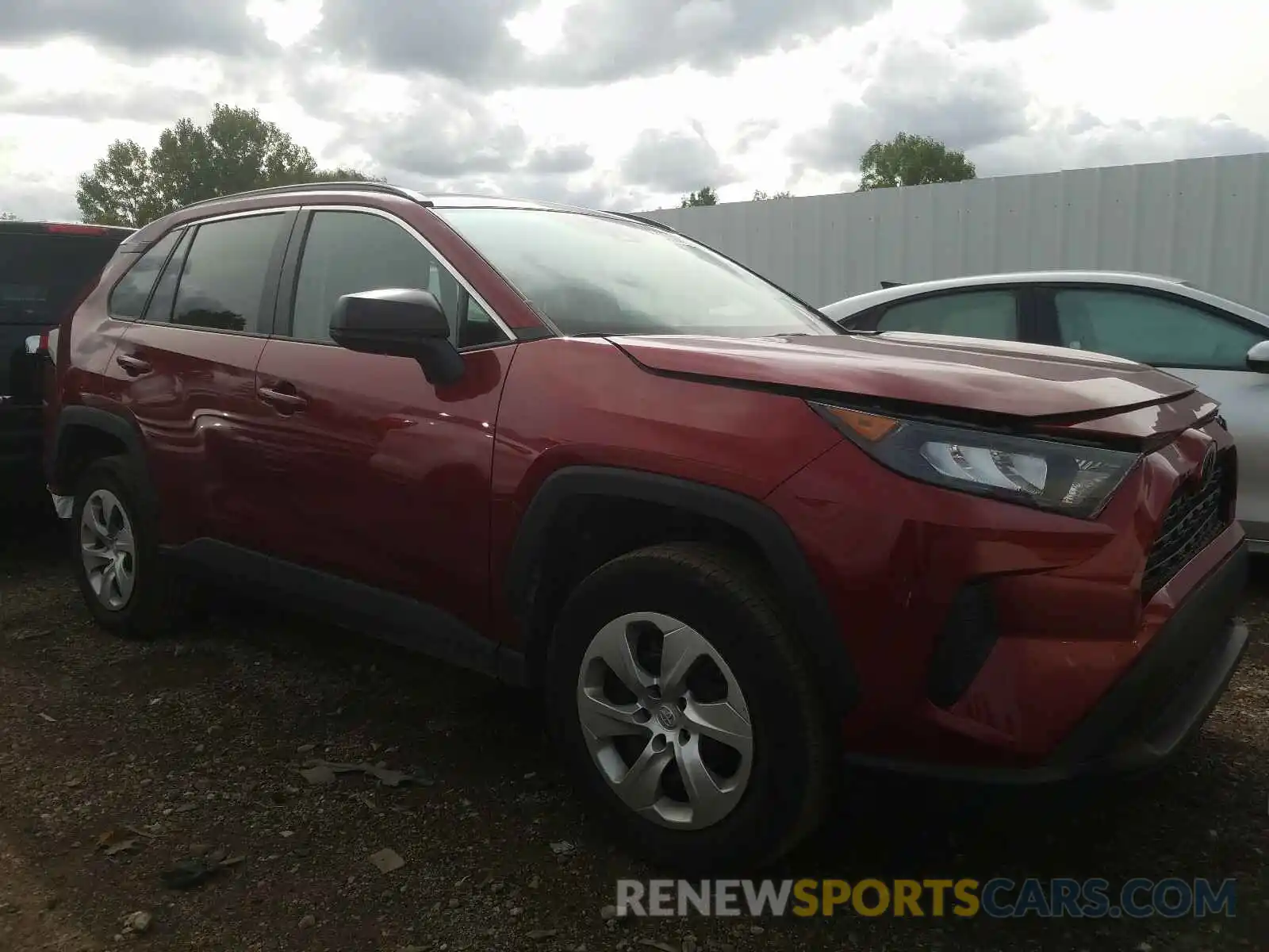 1 Photograph of a damaged car 2T3F1RFV0KW017880 TOYOTA RAV4 2019