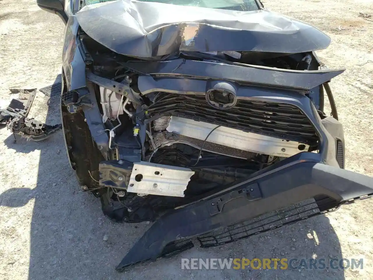 9 Photograph of a damaged car 2T3F1RFV0KW020083 TOYOTA RAV4 2019