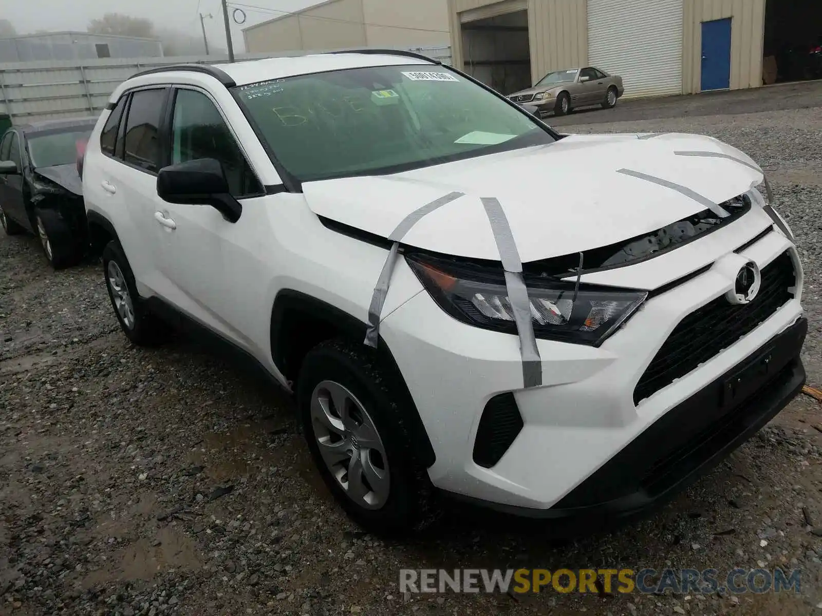 1 Photograph of a damaged car 2T3F1RFV0KW029060 TOYOTA RAV4 2019