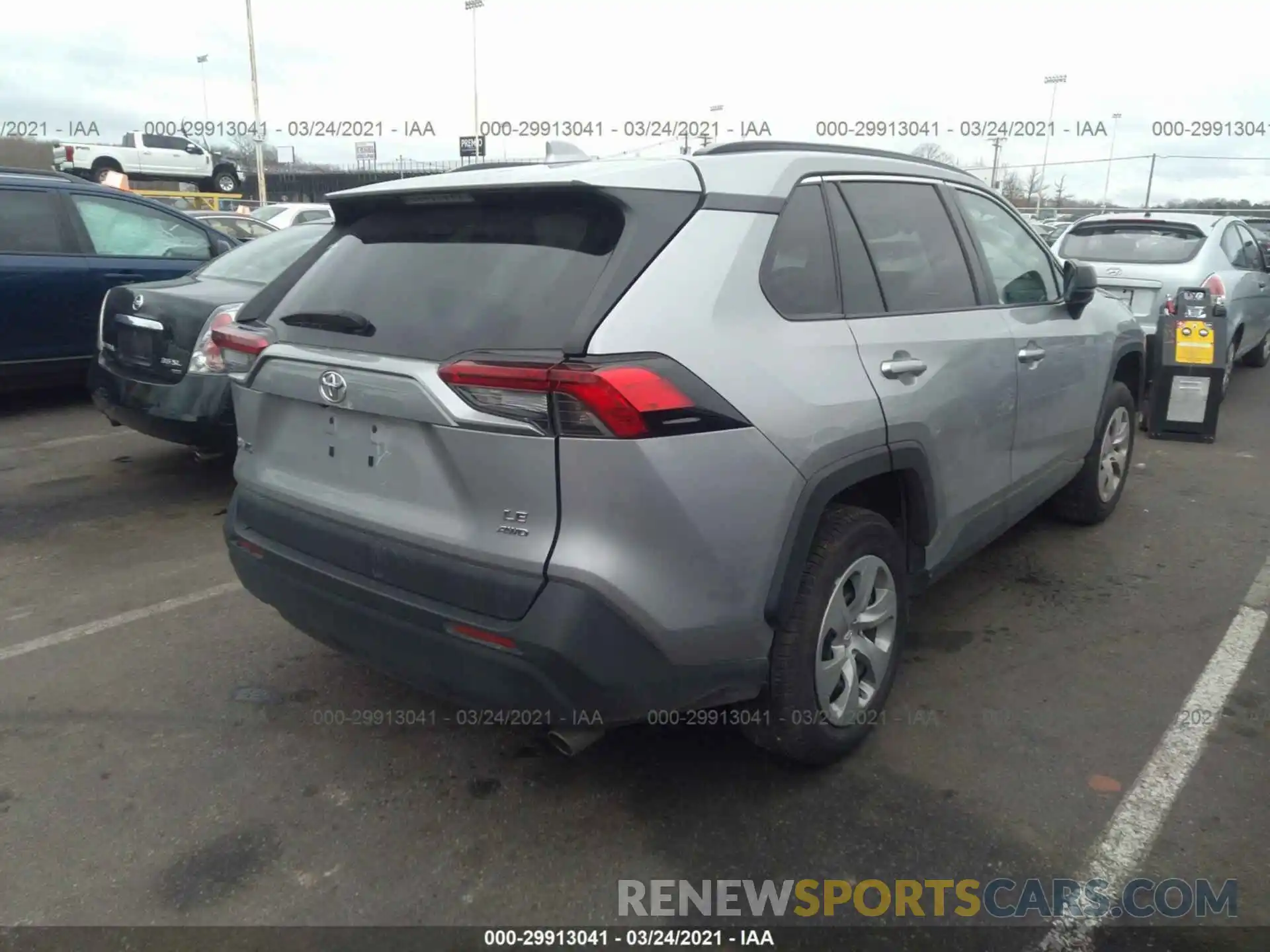 4 Photograph of a damaged car 2T3F1RFV0KW029074 TOYOTA RAV4 2019