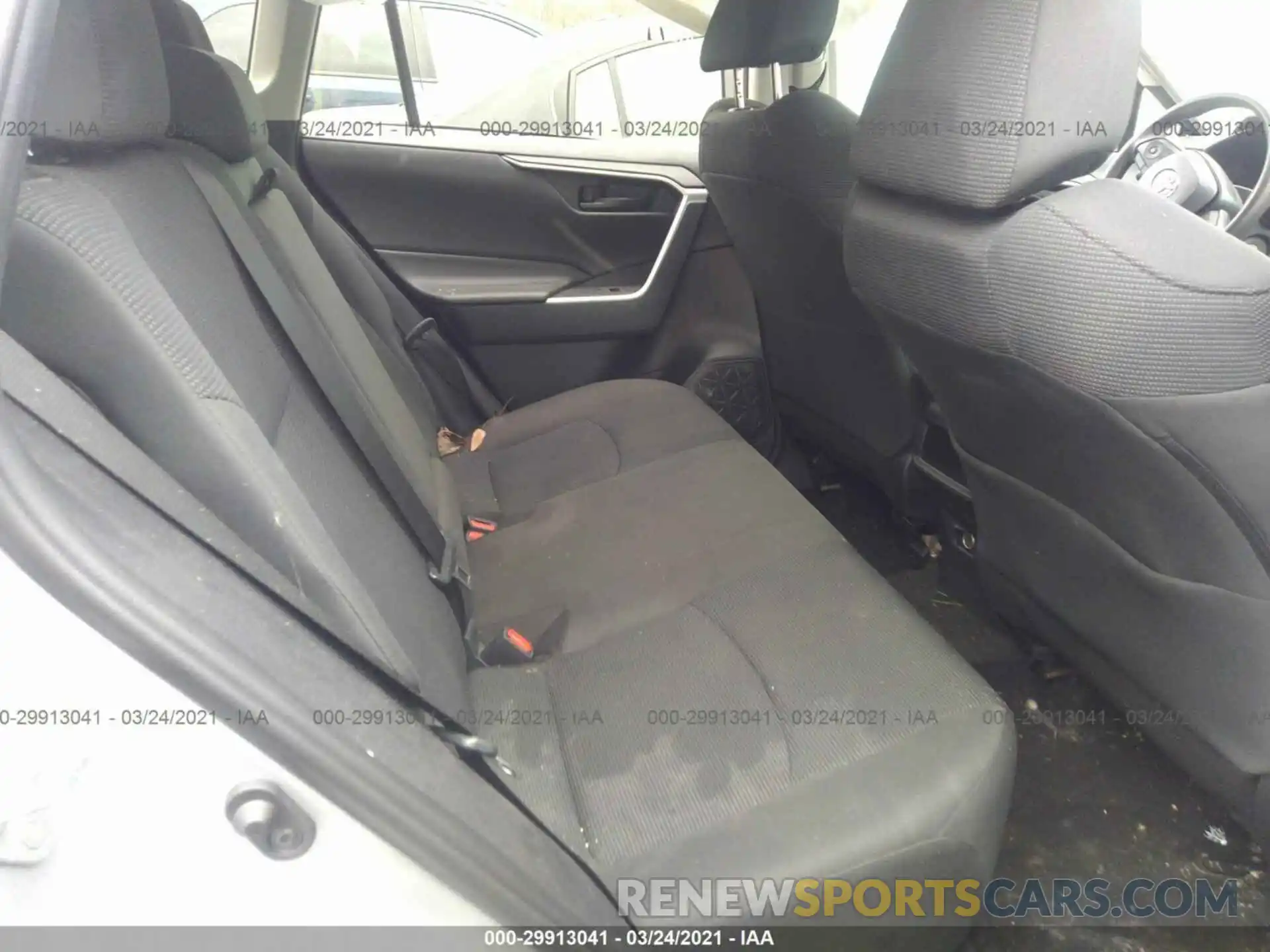 8 Photograph of a damaged car 2T3F1RFV0KW029074 TOYOTA RAV4 2019