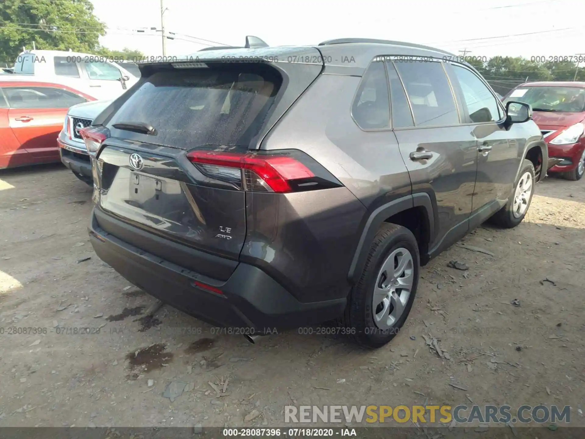 4 Photograph of a damaged car 2T3F1RFV0KW043816 TOYOTA RAV4 2019