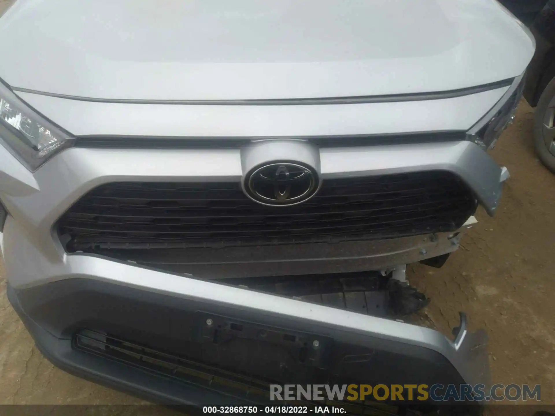 10 Photograph of a damaged car 2T3F1RFV0KW047025 TOYOTA RAV4 2019