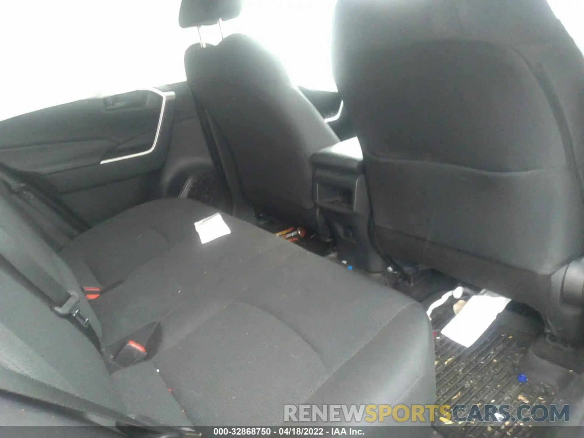 8 Photograph of a damaged car 2T3F1RFV0KW047025 TOYOTA RAV4 2019