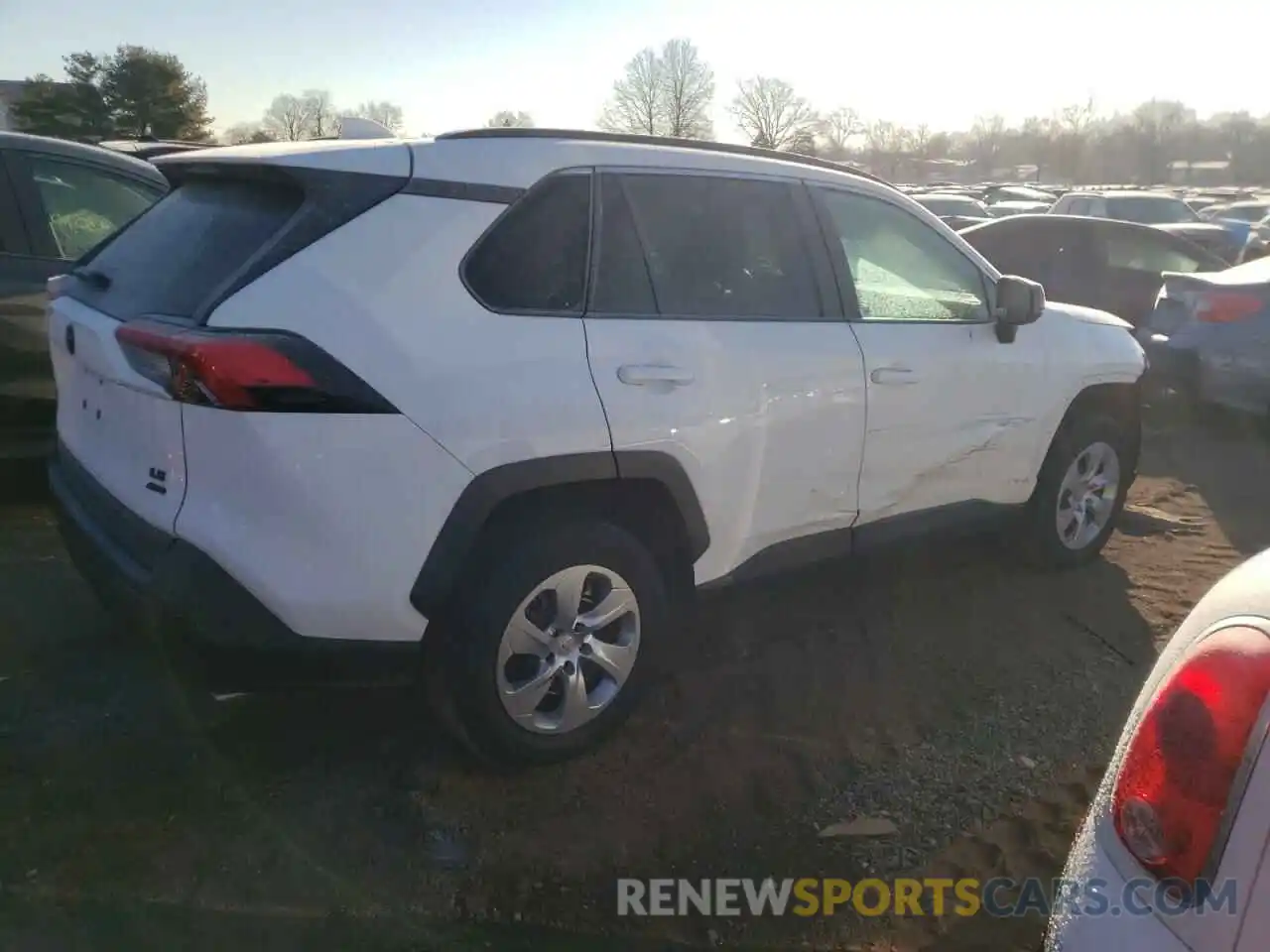 4 Photograph of a damaged car 2T3F1RFV0KW064097 TOYOTA RAV4 2019