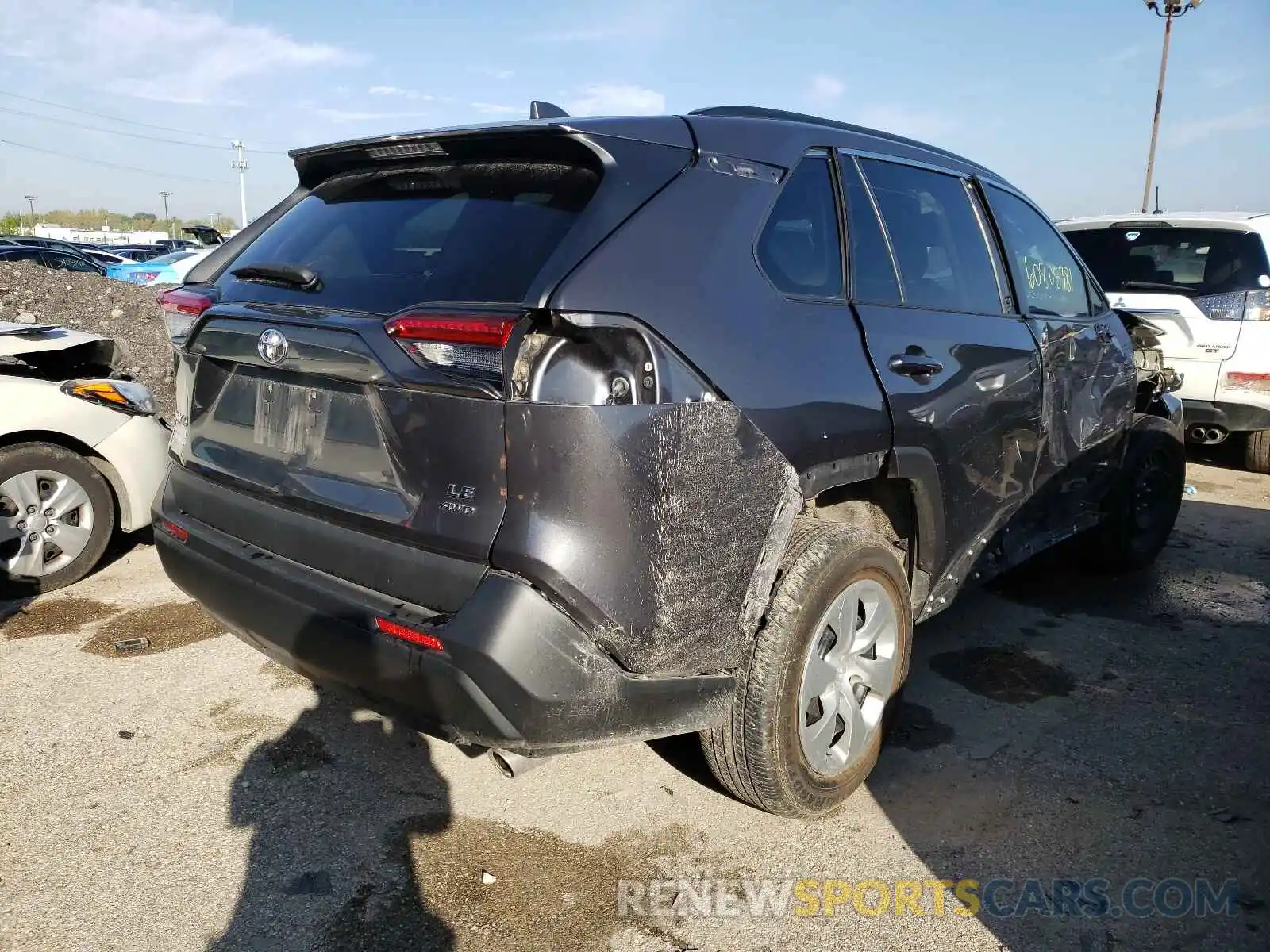 4 Photograph of a damaged car 2T3F1RFV0KW064813 TOYOTA RAV4 2019