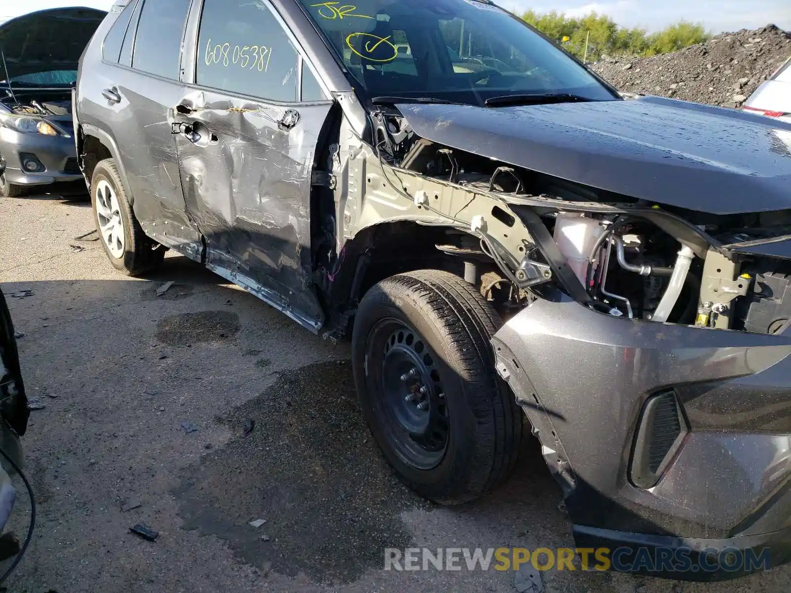 9 Photograph of a damaged car 2T3F1RFV0KW064813 TOYOTA RAV4 2019