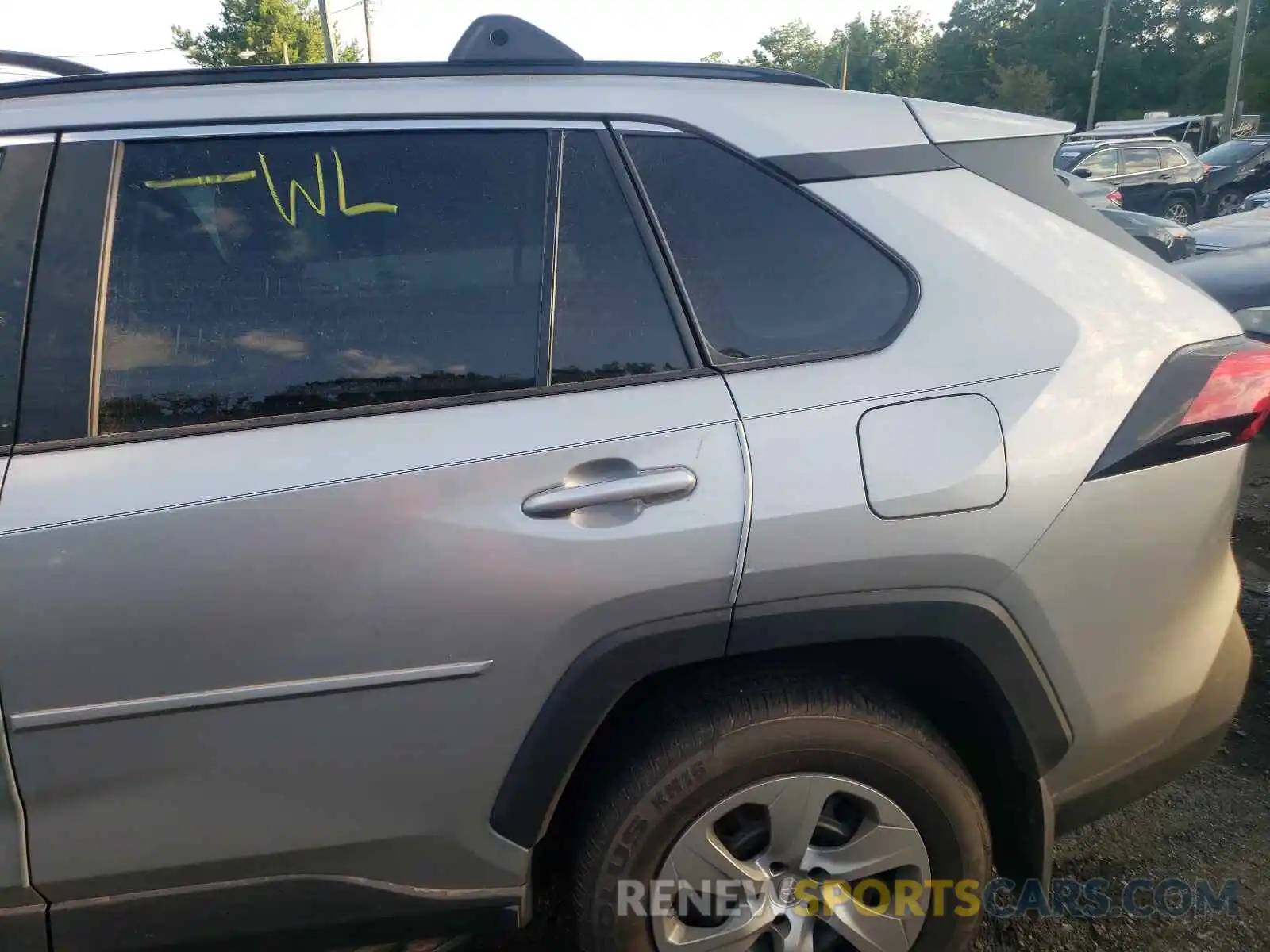 9 Photograph of a damaged car 2T3F1RFV0KW065444 TOYOTA RAV4 2019