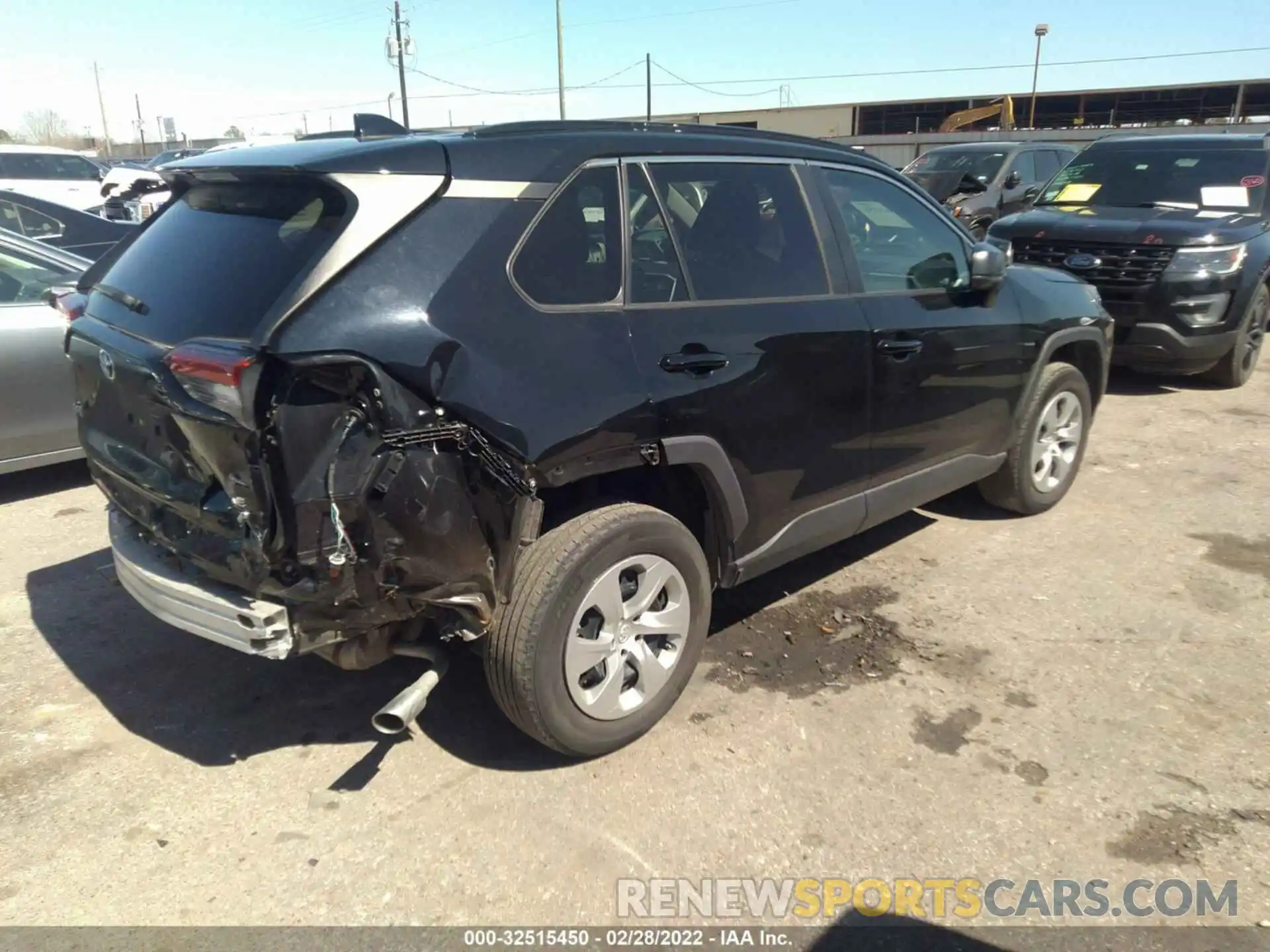 4 Photograph of a damaged car 2T3F1RFV0KW074029 TOYOTA RAV4 2019