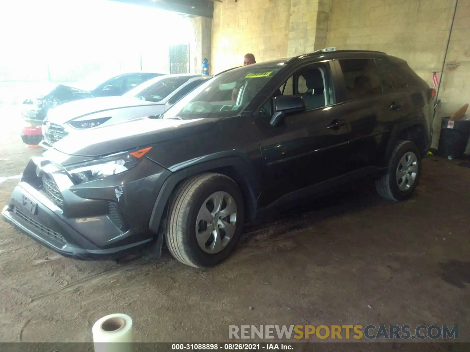 2 Фотография поврежденного автомобиля 2T3F1RFV1KC015430 TOYOTA RAV4 2019