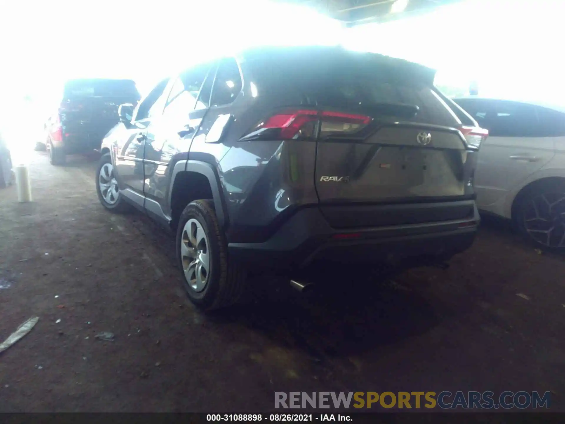 3 Фотография поврежденного автомобиля 2T3F1RFV1KC015430 TOYOTA RAV4 2019