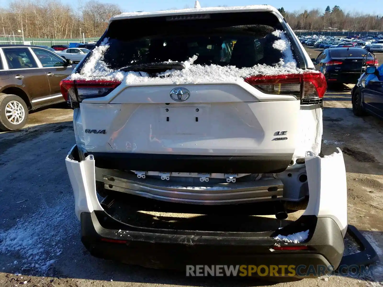 9 Photograph of a damaged car 2T3F1RFV1KC016285 TOYOTA RAV4 2019