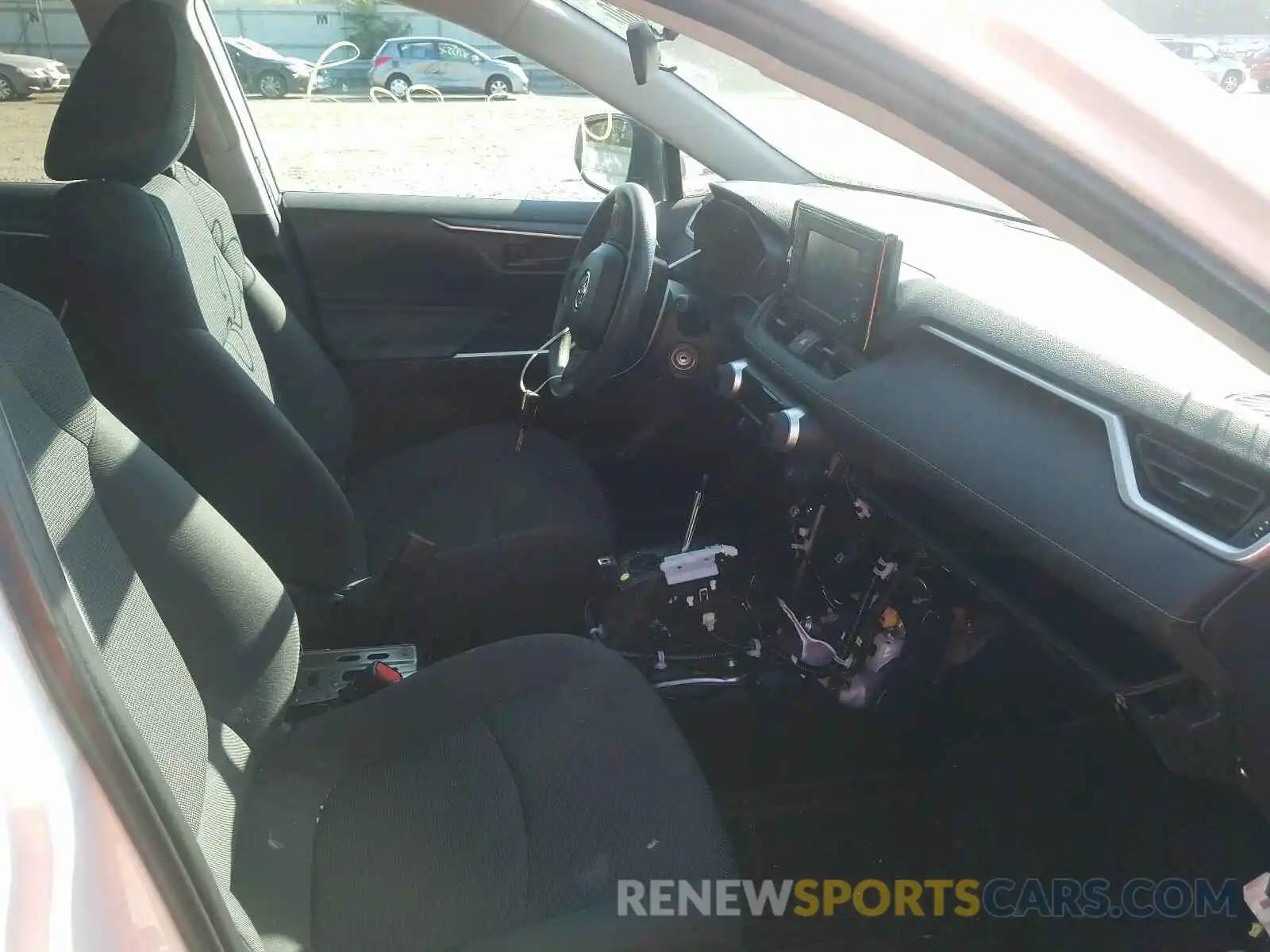 5 Photograph of a damaged car 2T3F1RFV1KC016304 TOYOTA RAV4 2019