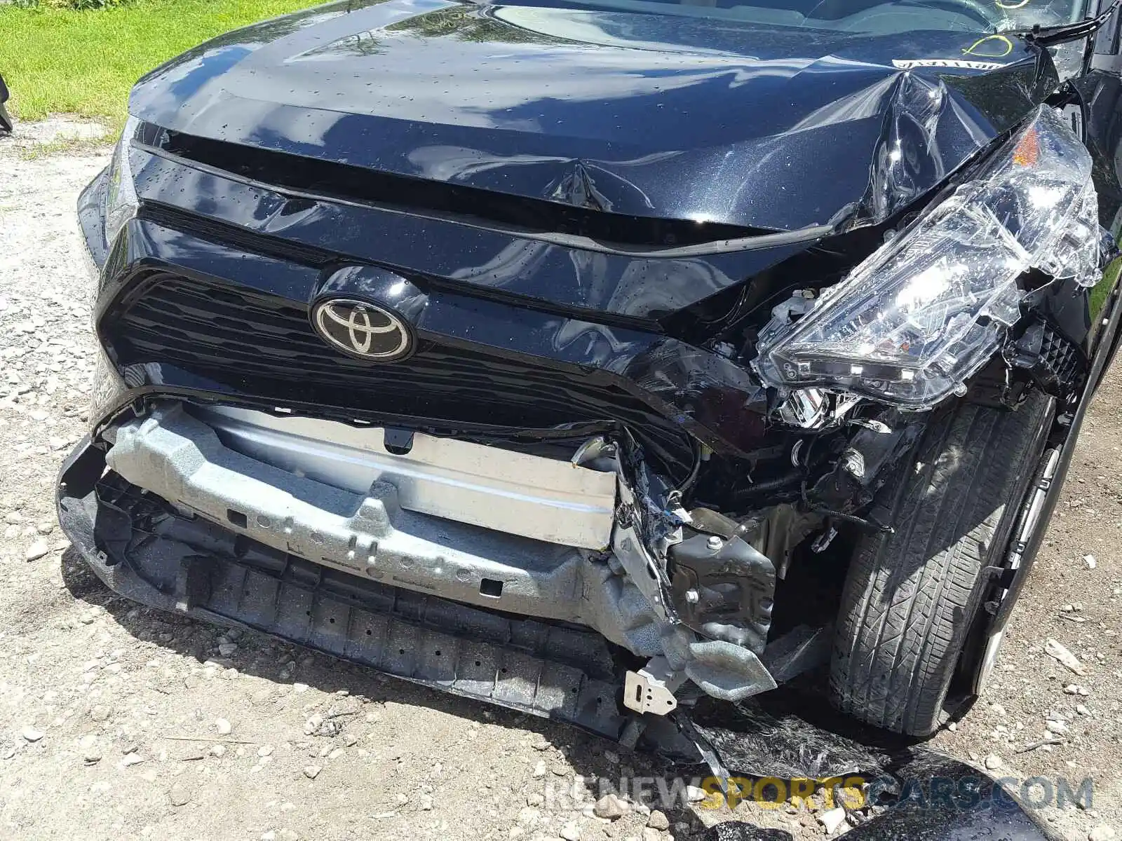 9 Photograph of a damaged car 2T3F1RFV1KC048167 TOYOTA RAV4 2019