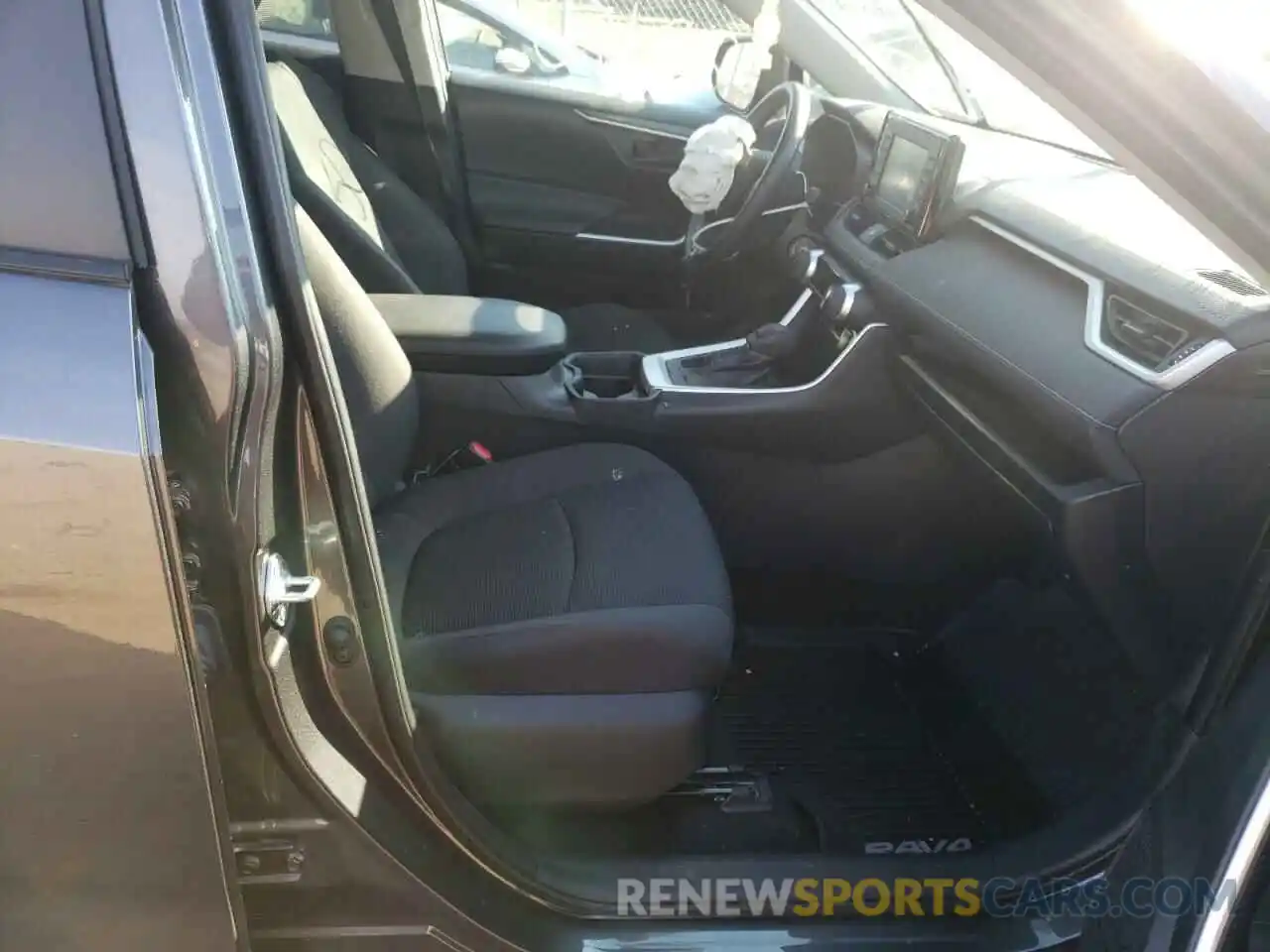 5 Photograph of a damaged car 2T3F1RFV1KC054860 TOYOTA RAV4 2019