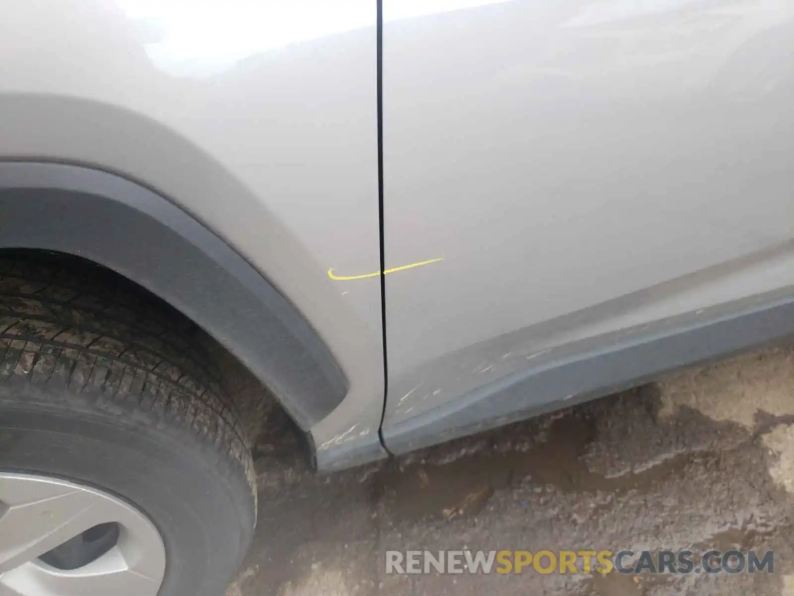 9 Photograph of a damaged car 2T3F1RFV1KW007469 TOYOTA RAV4 2019