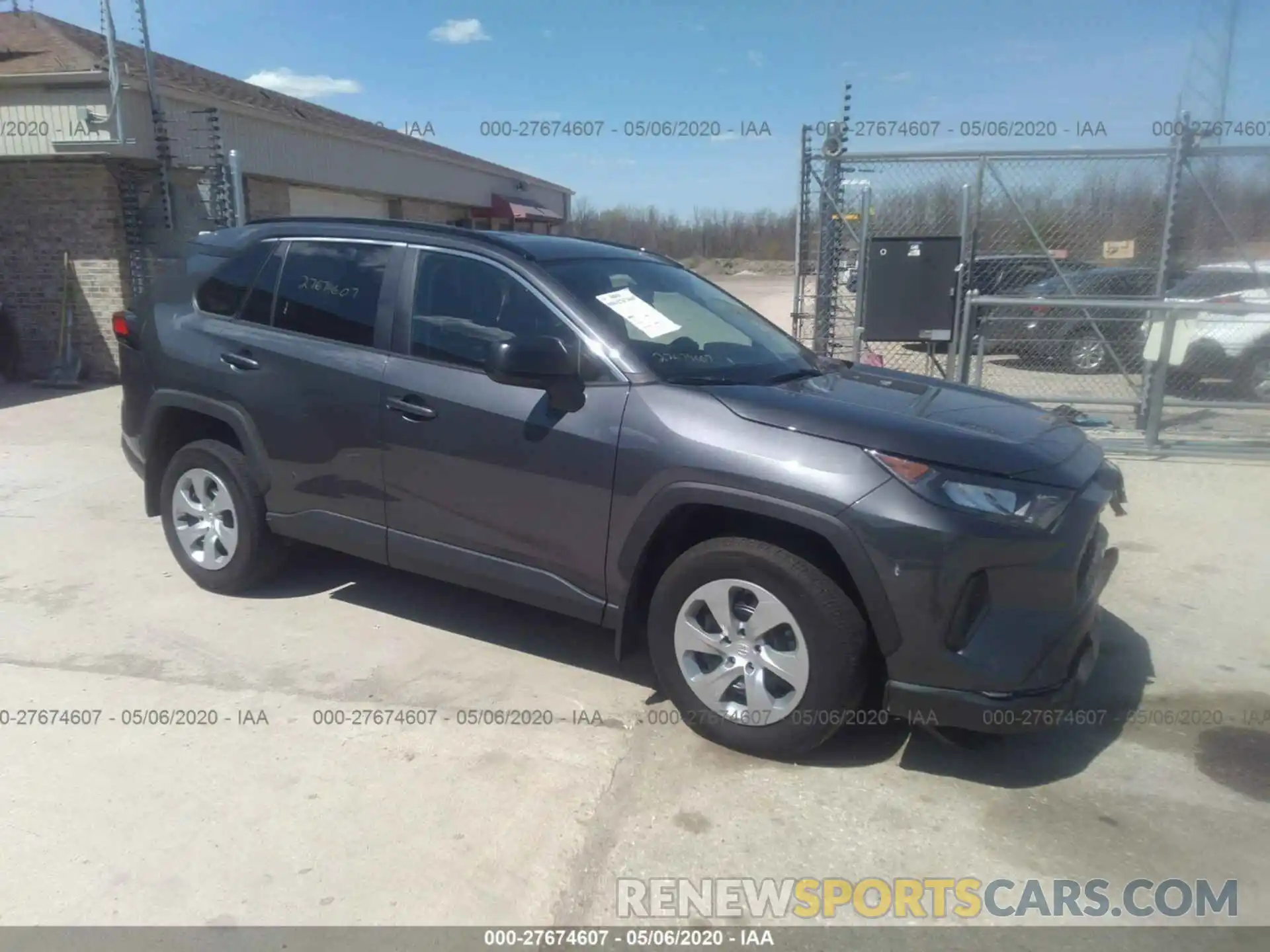 1 Photograph of a damaged car 2T3F1RFV1KW014339 TOYOTA RAV4 2019