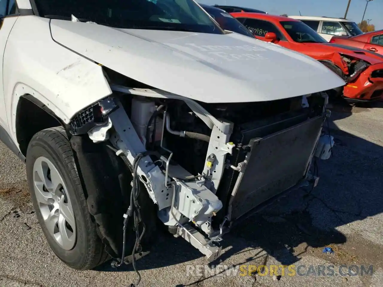 9 Photograph of a damaged car 2T3F1RFV1KW028323 TOYOTA RAV4 2019