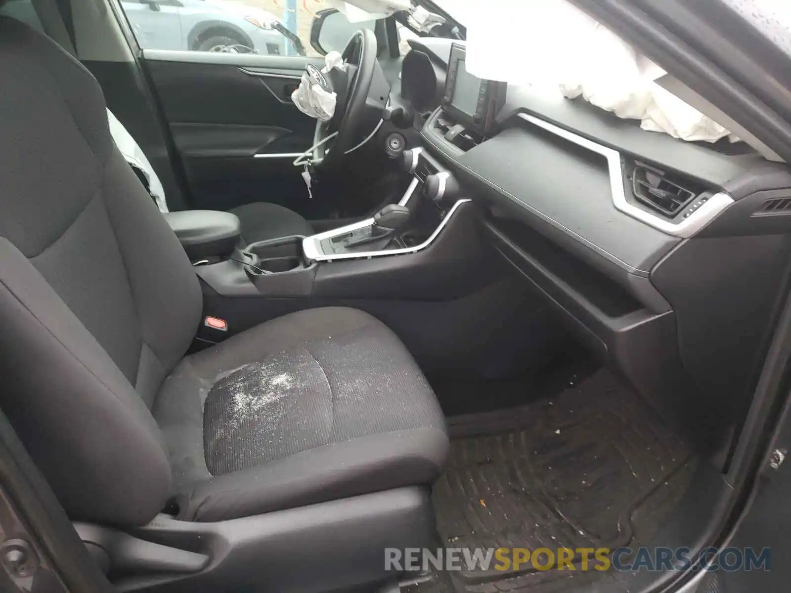 5 Photograph of a damaged car 2T3F1RFV1KW032551 TOYOTA RAV4 2019