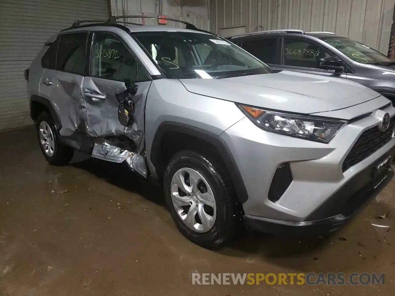 9 Photograph of a damaged car 2T3F1RFV1KW054596 TOYOTA RAV4 2019