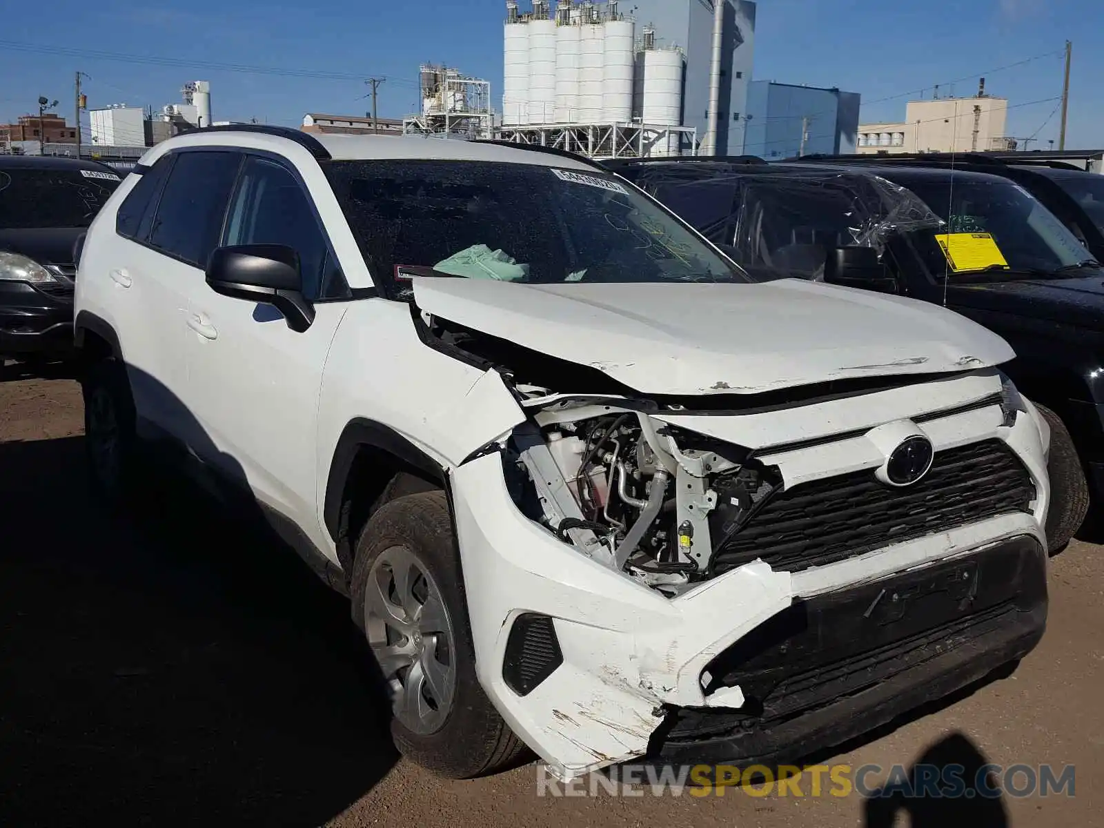 1 Photograph of a damaged car 2T3F1RFV1KW066036 TOYOTA RAV4 2019