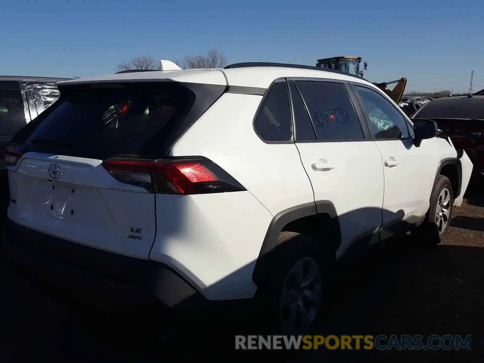 4 Photograph of a damaged car 2T3F1RFV1KW066036 TOYOTA RAV4 2019