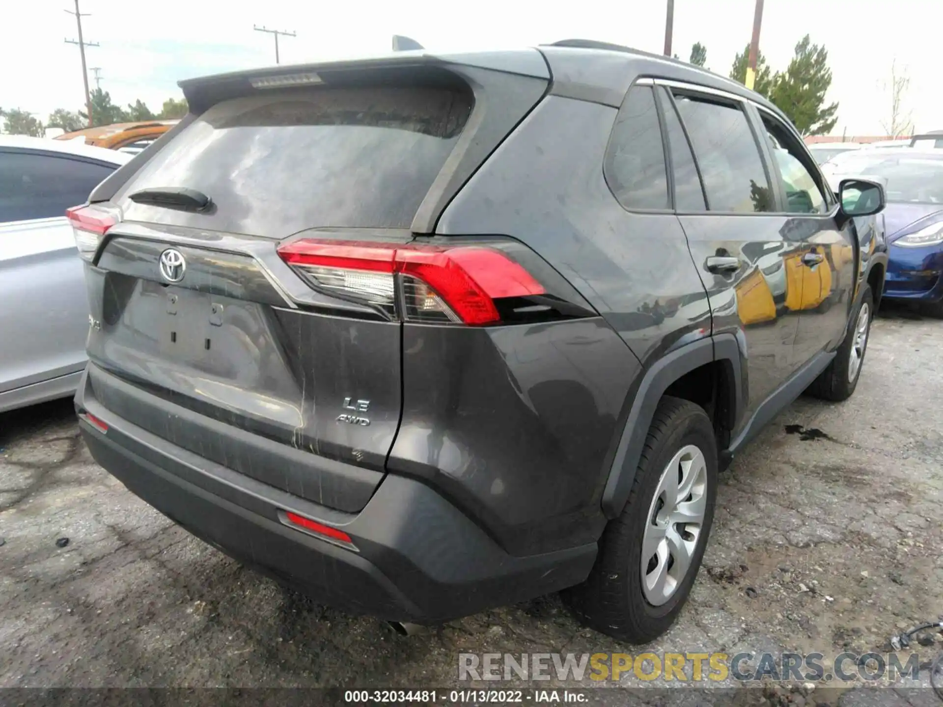 4 Photograph of a damaged car 2T3F1RFV1KW066747 TOYOTA RAV4 2019