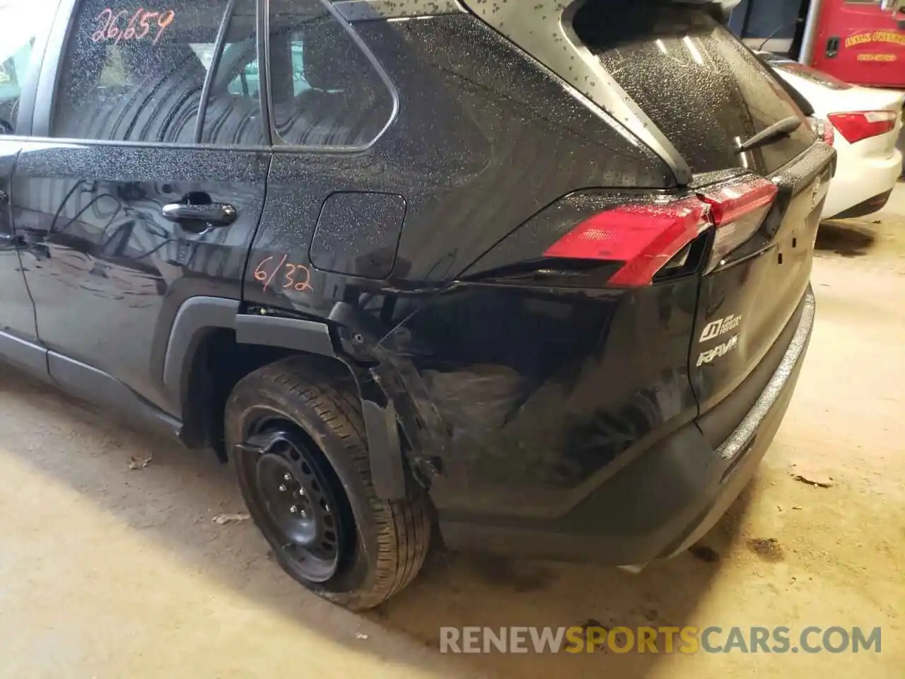 9 Photograph of a damaged car 2T3F1RFV1KW067204 TOYOTA RAV4 2019