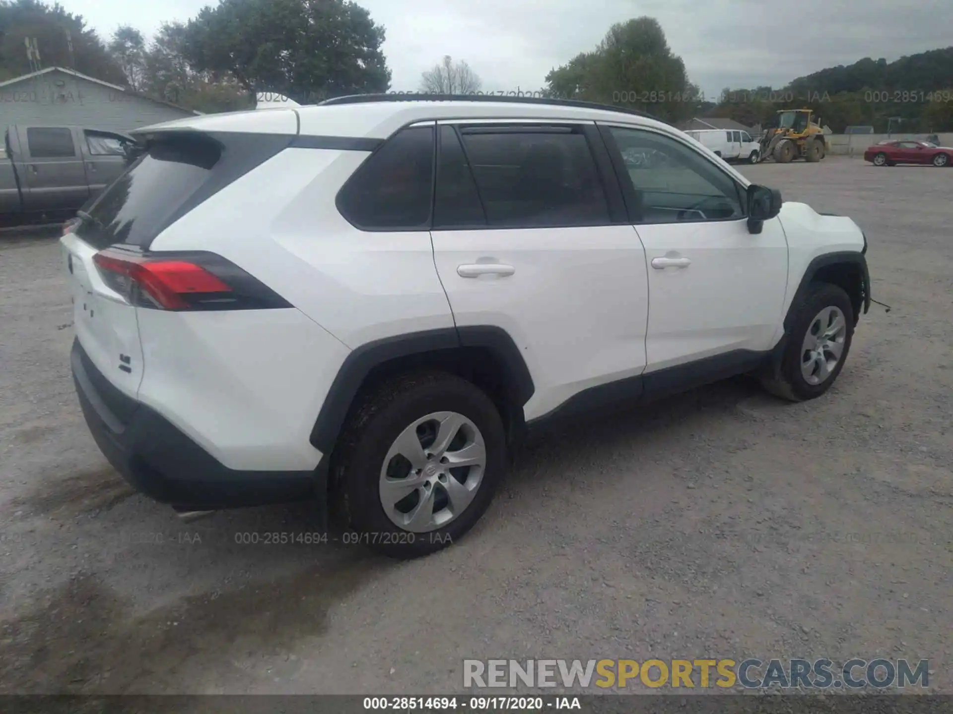 4 Photograph of a damaged car 2T3F1RFV1KW069020 TOYOTA RAV4 2019