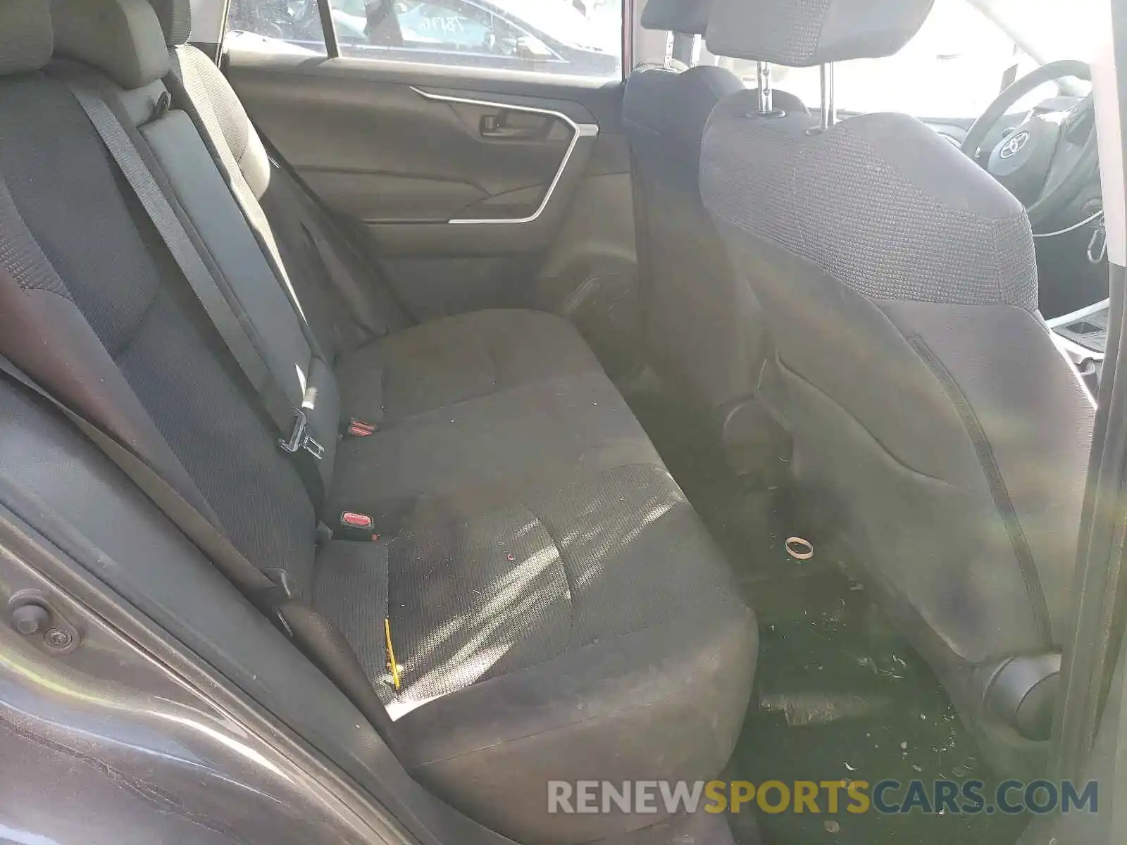 6 Photograph of a damaged car 2T3F1RFV1KW072323 TOYOTA RAV4 2019