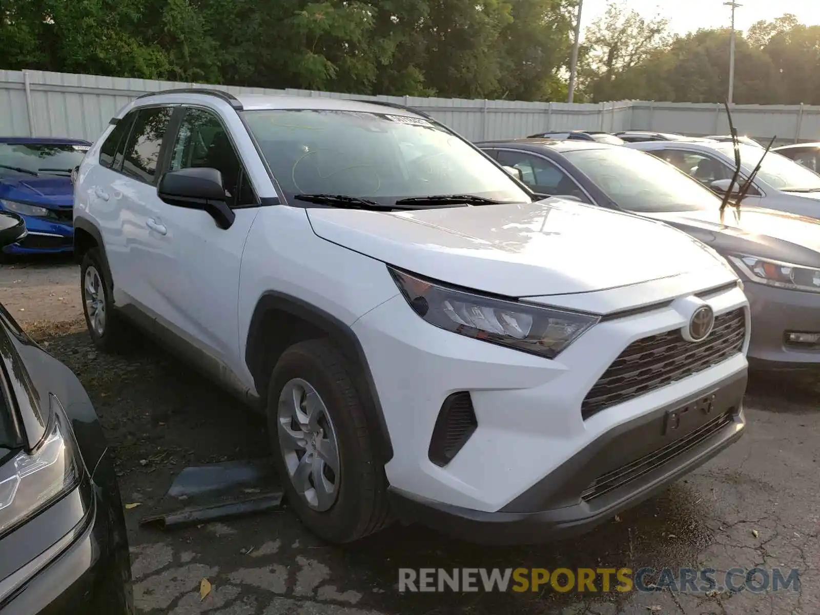 1 Photograph of a damaged car 2T3F1RFV2KC009023 TOYOTA RAV4 2019