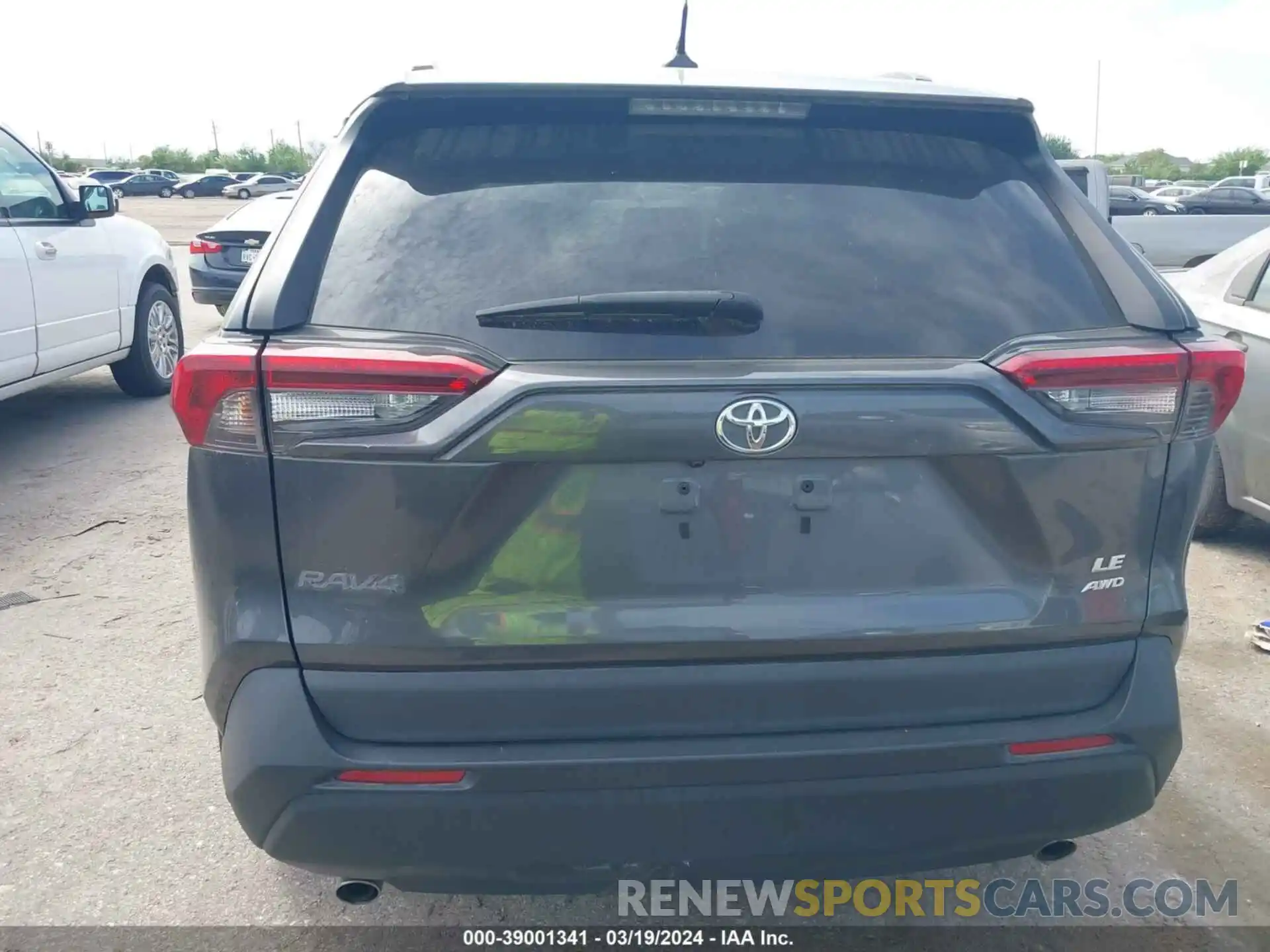 16 Photograph of a damaged car 2T3F1RFV2KC019521 TOYOTA RAV4 2019