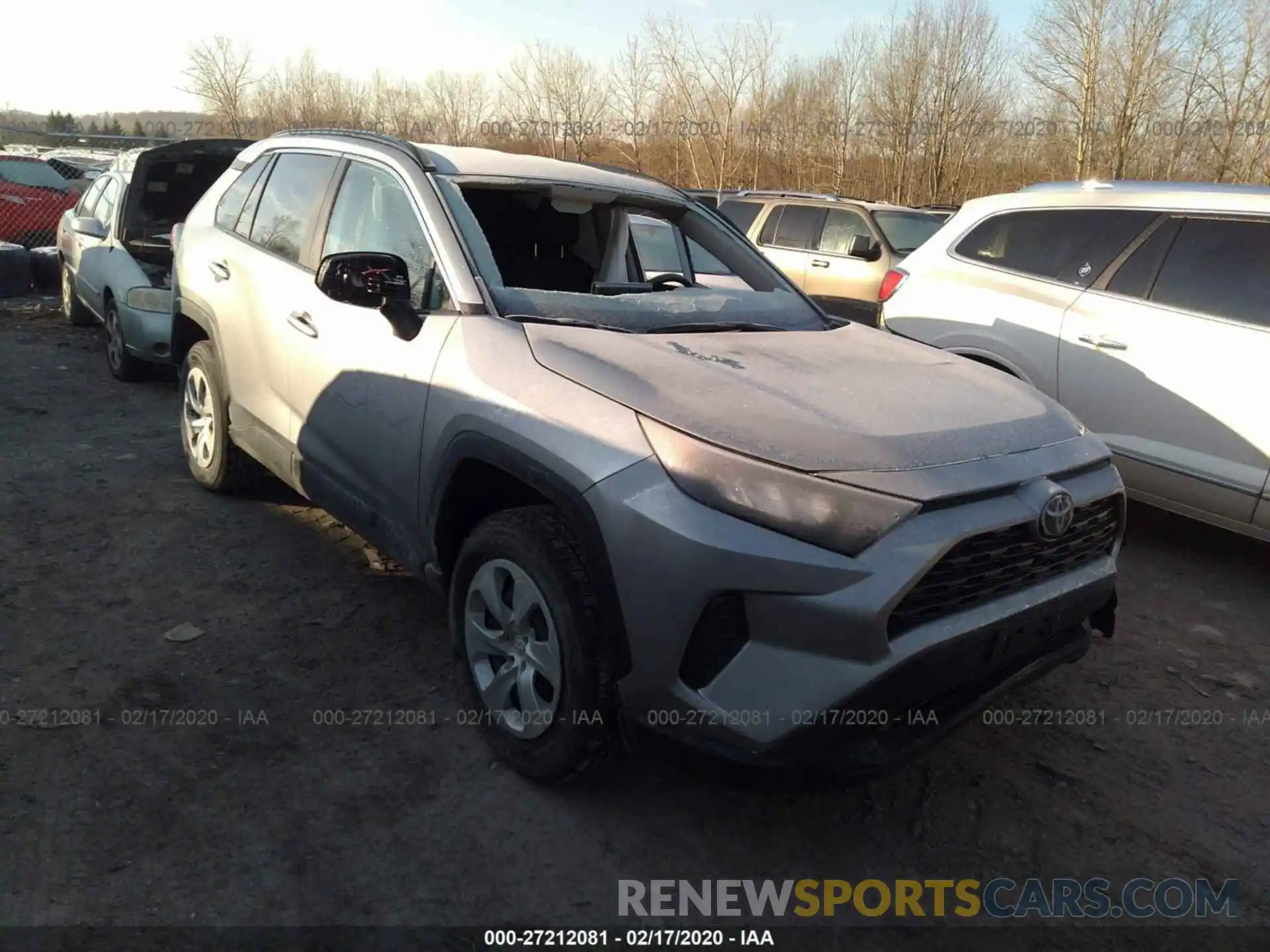 1 Photograph of a damaged car 2T3F1RFV2KC031040 TOYOTA RAV4 2019