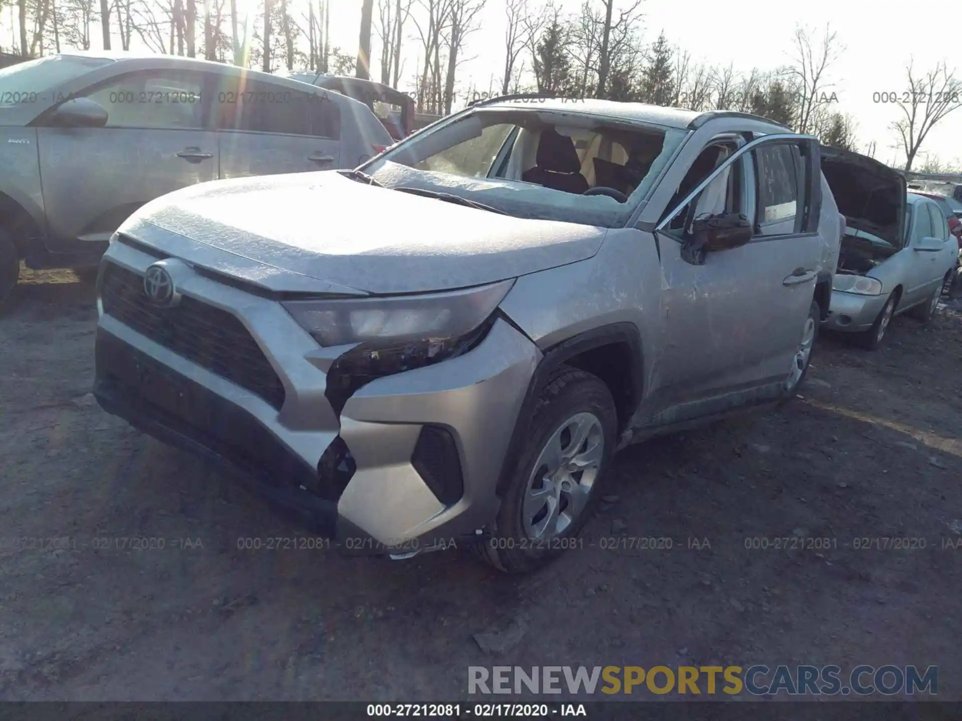 2 Photograph of a damaged car 2T3F1RFV2KC031040 TOYOTA RAV4 2019