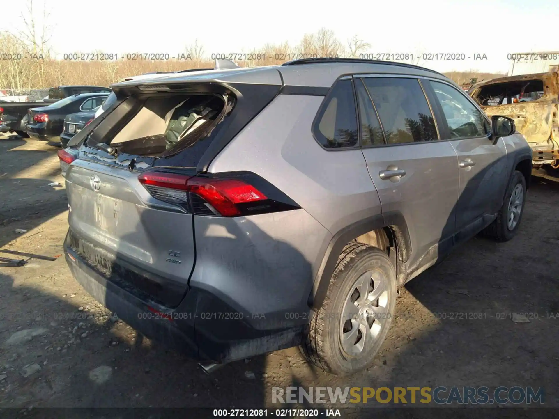 4 Photograph of a damaged car 2T3F1RFV2KC031040 TOYOTA RAV4 2019