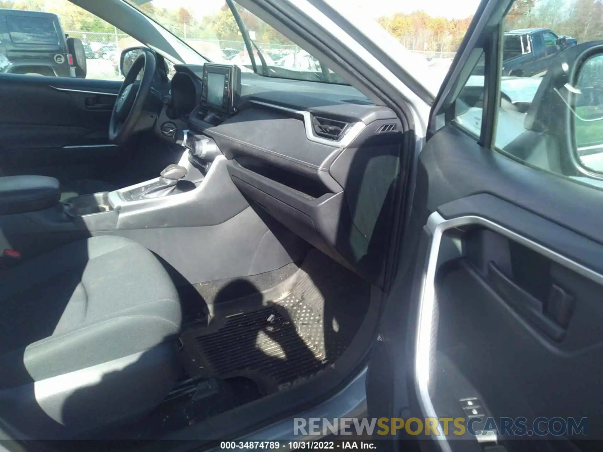 5 Photograph of a damaged car 2T3F1RFV2KW001843 TOYOTA RAV4 2019