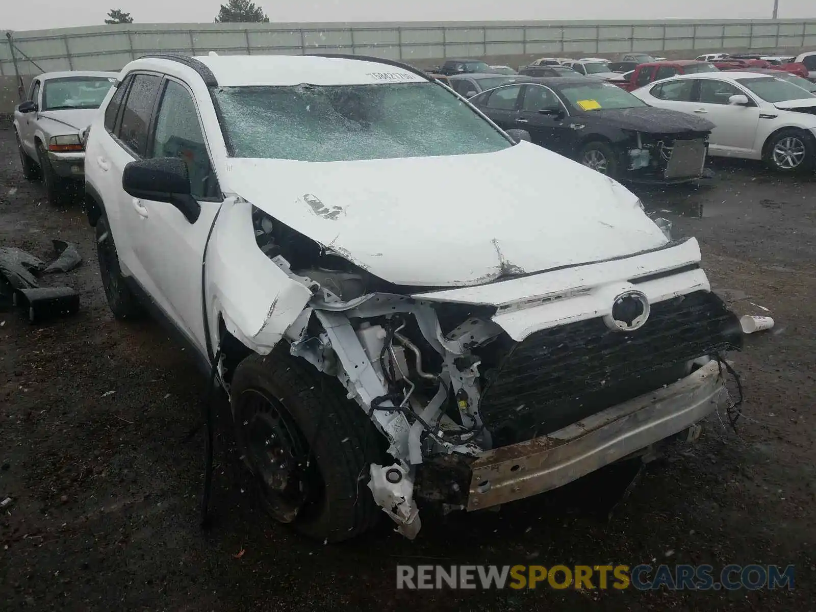 1 Photograph of a damaged car 2T3F1RFV2KW015516 TOYOTA RAV4 2019