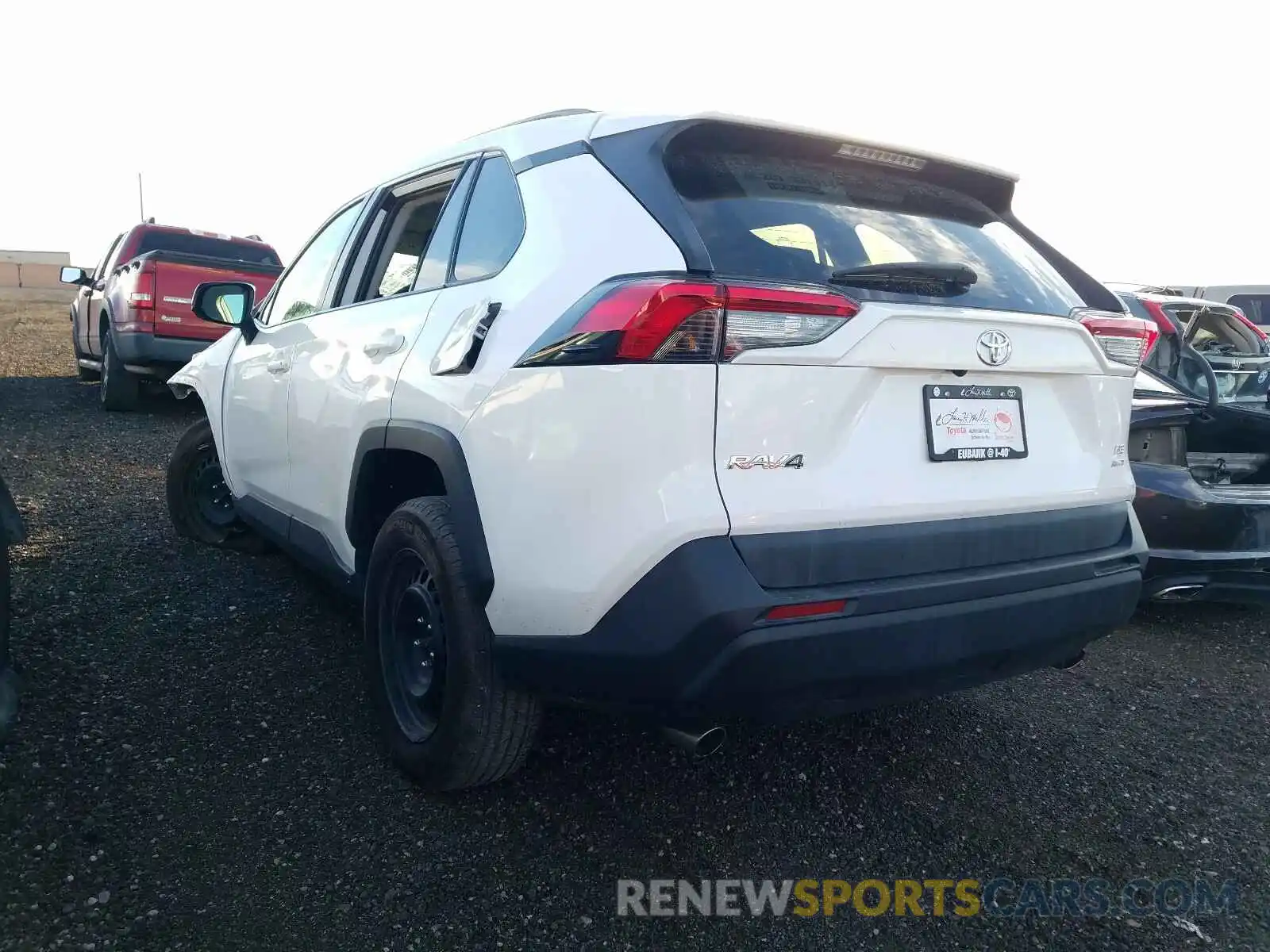 3 Photograph of a damaged car 2T3F1RFV2KW015516 TOYOTA RAV4 2019