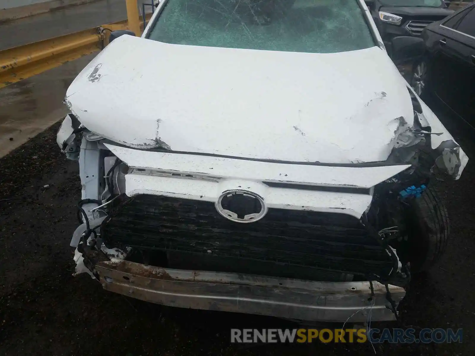 7 Photograph of a damaged car 2T3F1RFV2KW015516 TOYOTA RAV4 2019