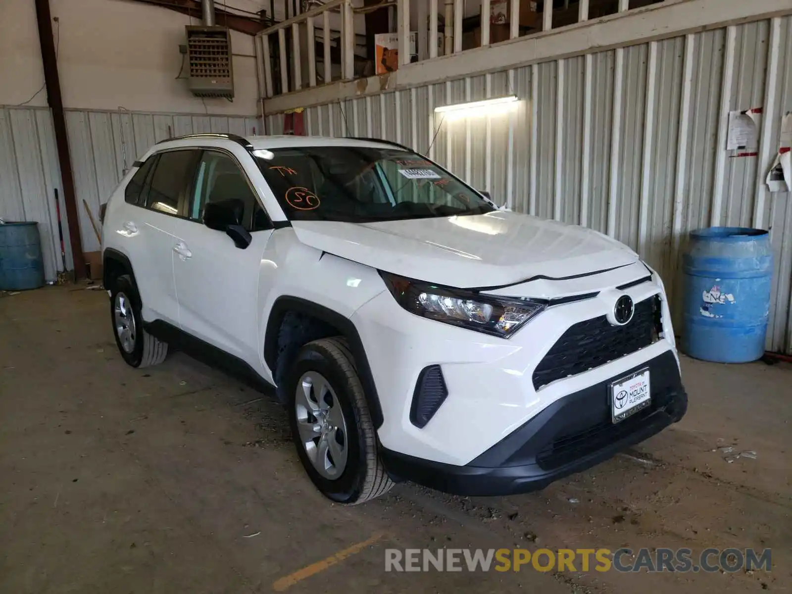 1 Photograph of a damaged car 2T3F1RFV2KW017802 TOYOTA RAV4 2019