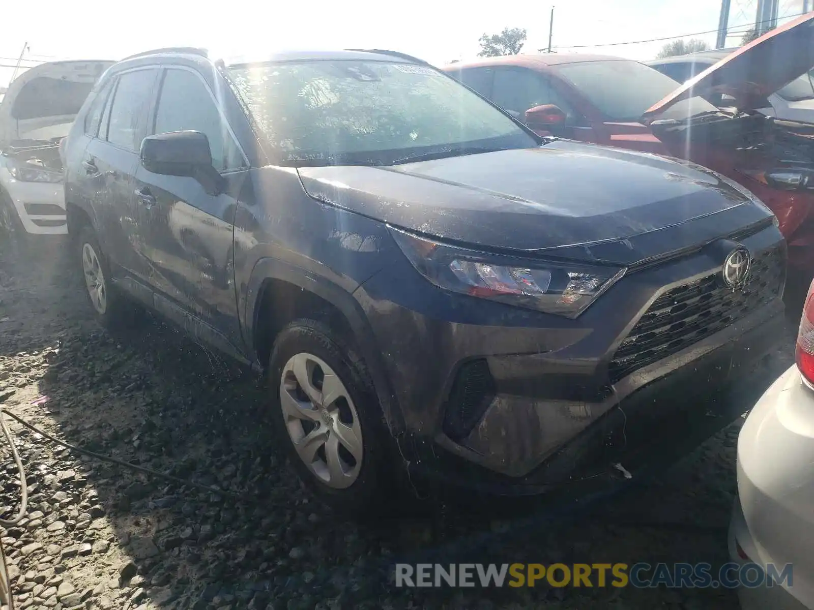 1 Photograph of a damaged car 2T3F1RFV2KW017945 TOYOTA RAV4 2019