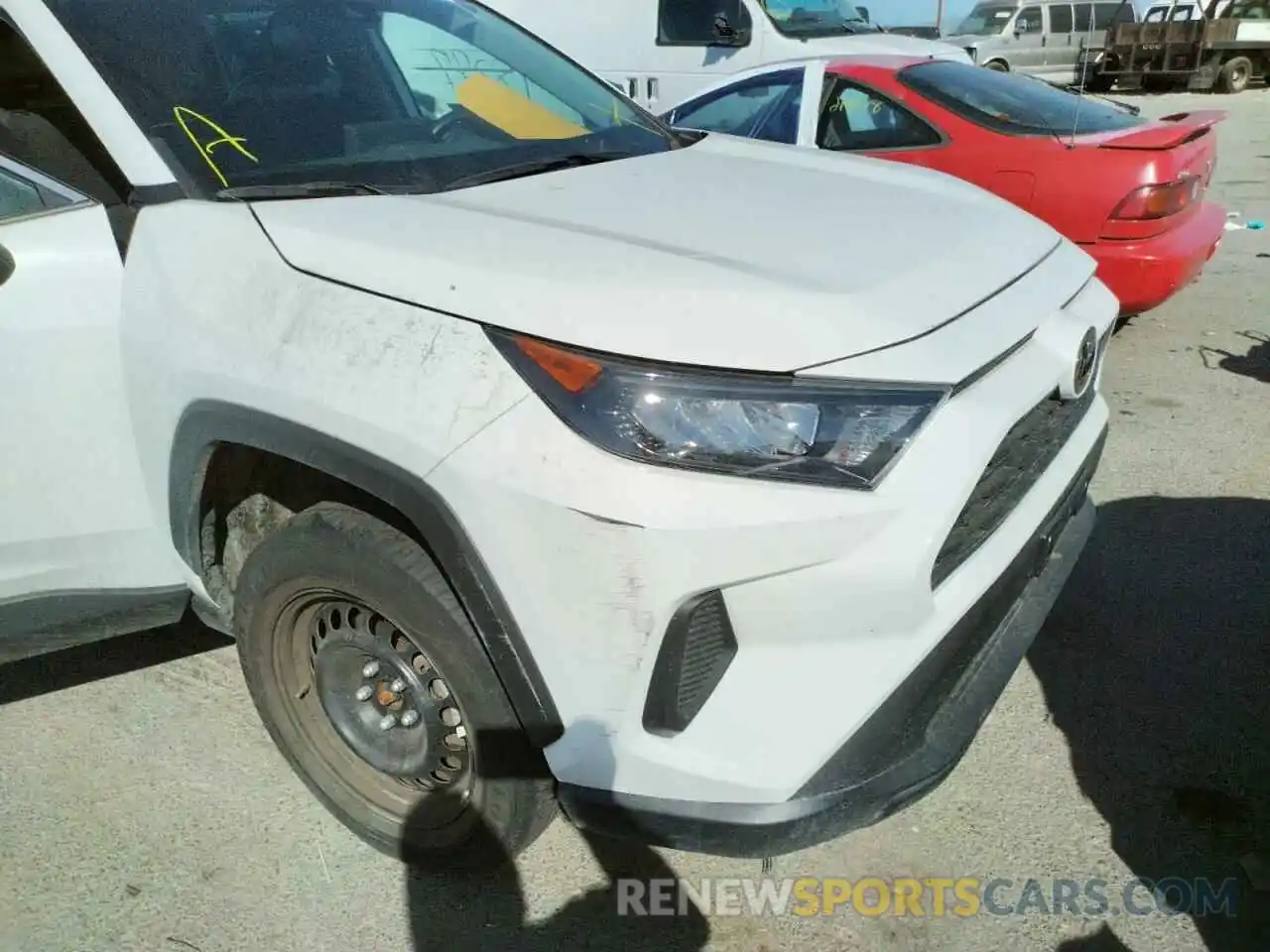 9 Photograph of a damaged car 2T3F1RFV2KW038861 TOYOTA RAV4 2019