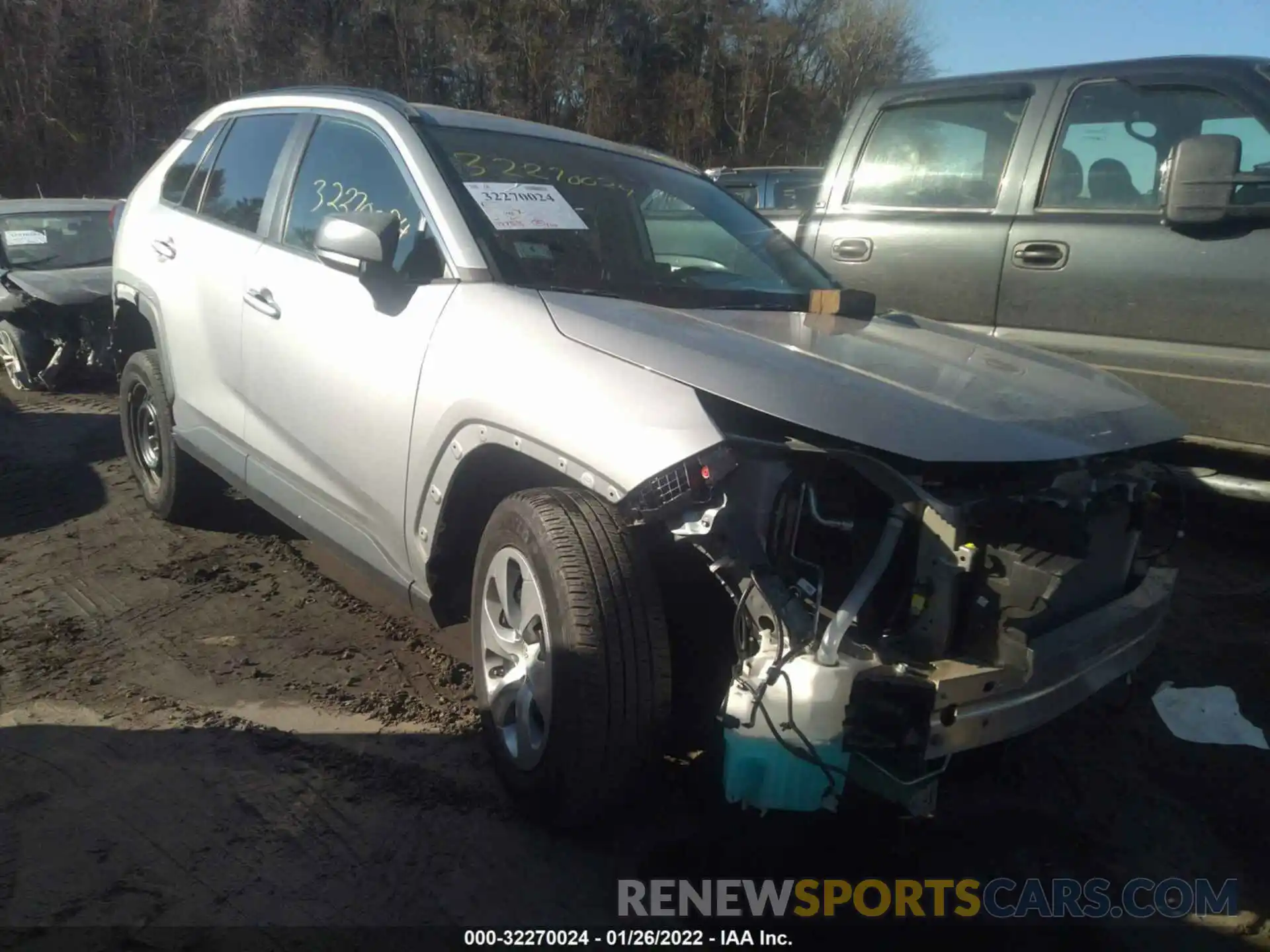 1 Photograph of a damaged car 2T3F1RFV2KW042991 TOYOTA RAV4 2019