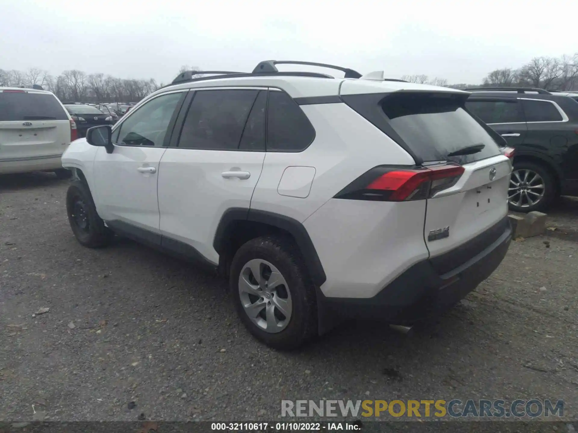 3 Photograph of a damaged car 2T3F1RFV2KW044417 TOYOTA RAV4 2019