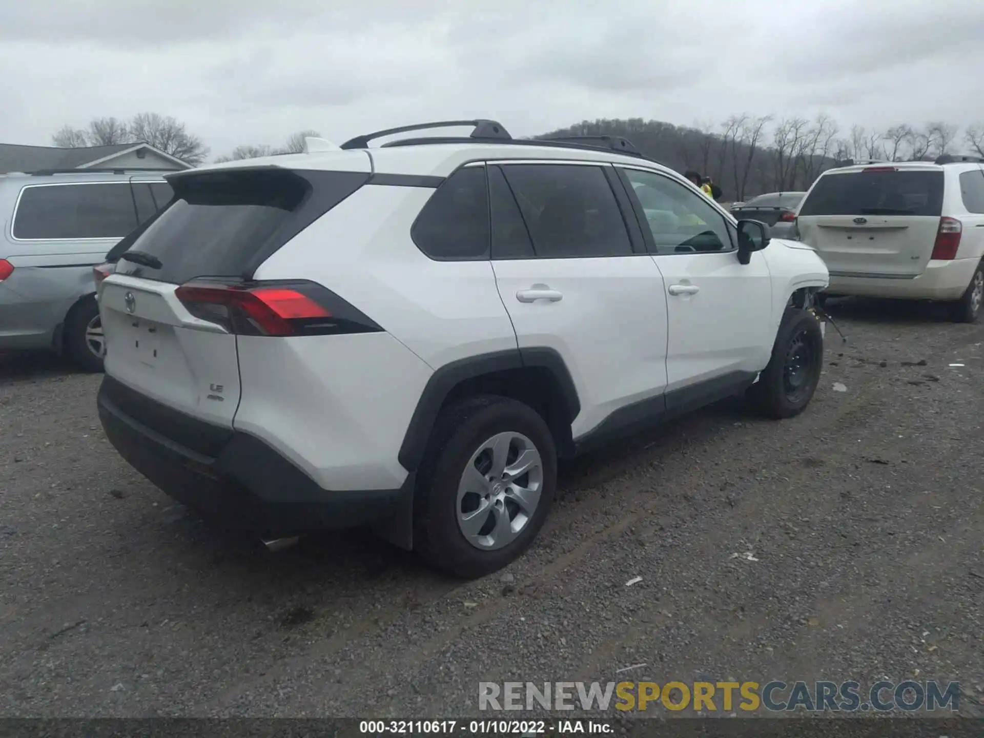 4 Photograph of a damaged car 2T3F1RFV2KW044417 TOYOTA RAV4 2019