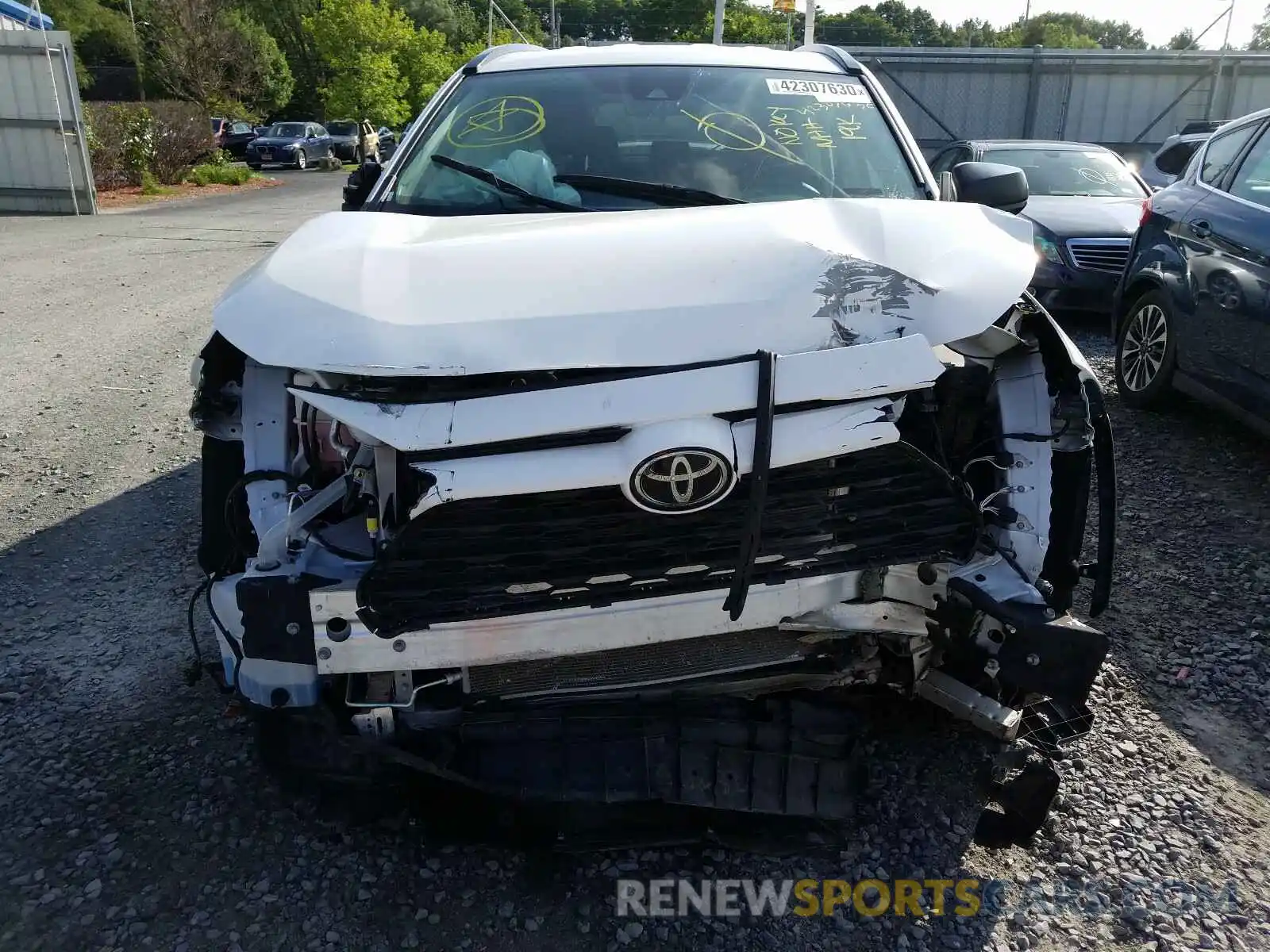 9 Photograph of a damaged car 2T3F1RFV2KW059385 TOYOTA RAV4 2019