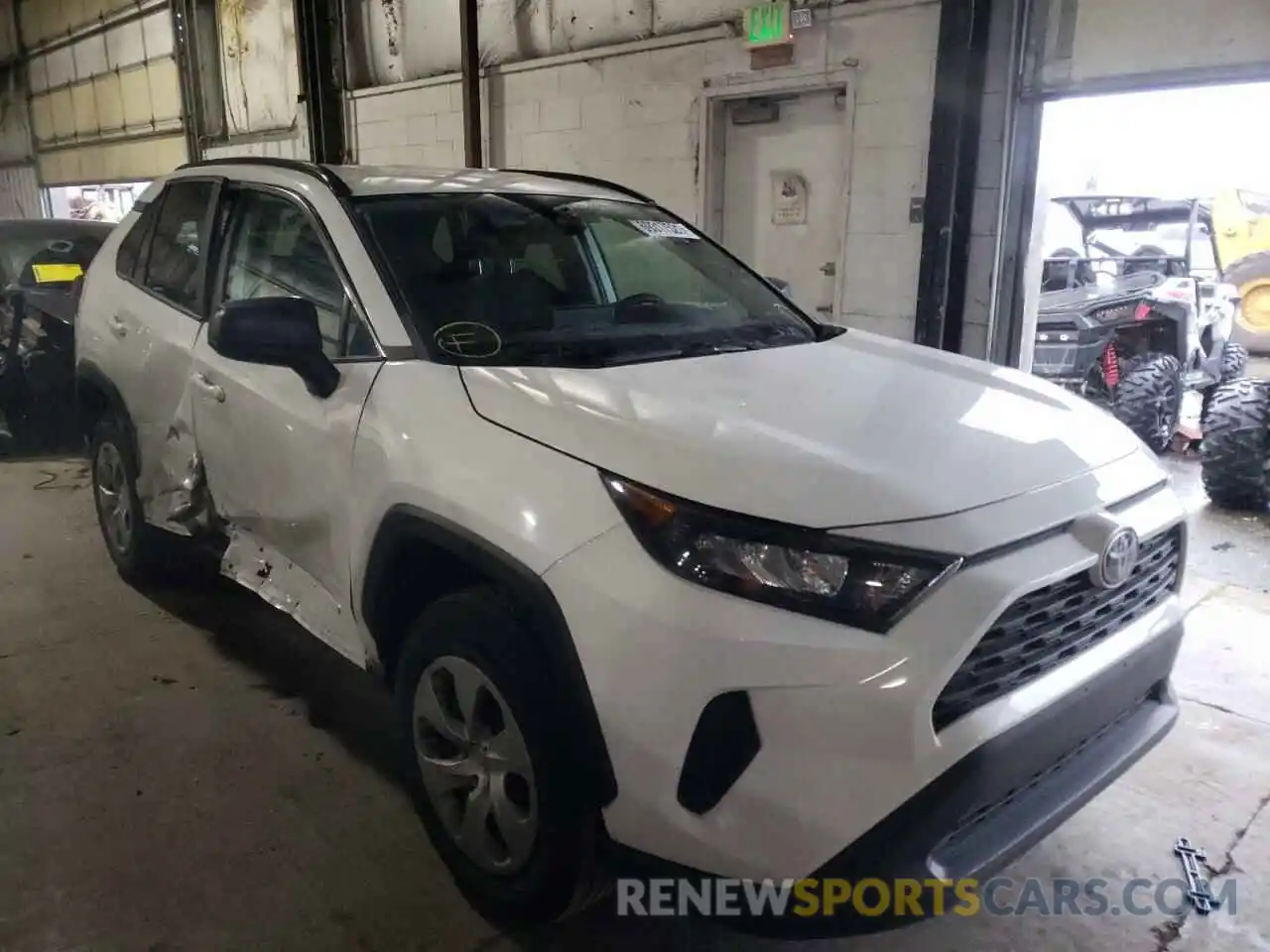 1 Photograph of a damaged car 2T3F1RFV2KW059760 TOYOTA RAV4 2019