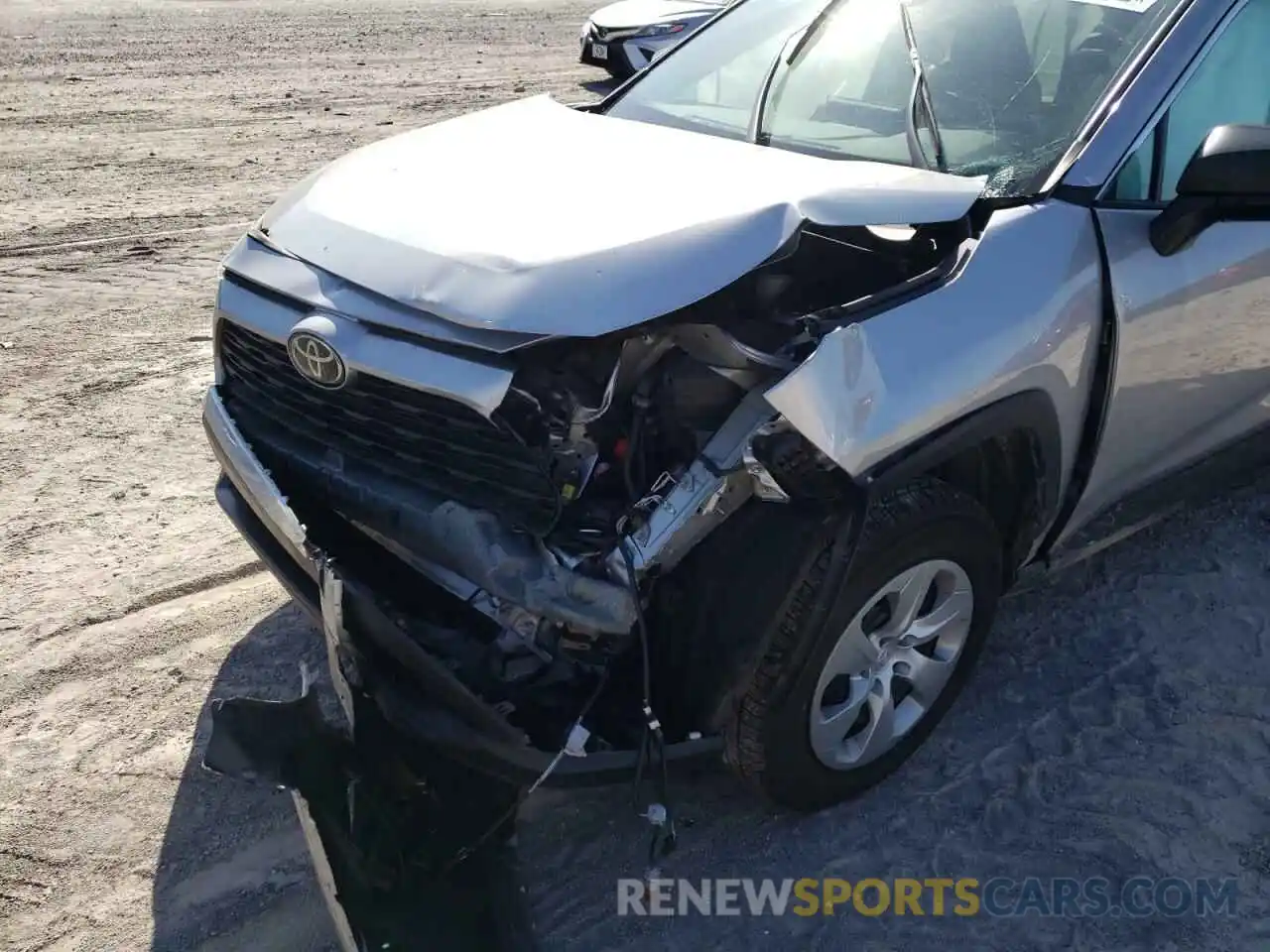 9 Photograph of a damaged car 2T3F1RFV2KW082553 TOYOTA RAV4 2019