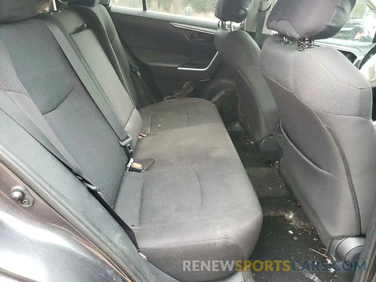 6 Photograph of a damaged car 2T3F1RFV3KC029202 TOYOTA RAV4 2019